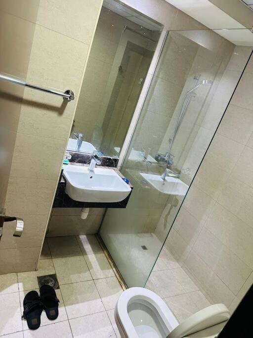 Luxurious & Fully Spacious 2 Bedroom Apt' *