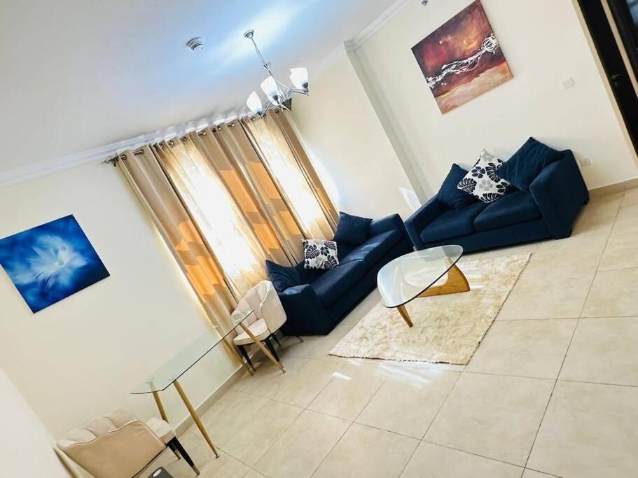Luxurious & Fully Spacious 2 Bedroom Apt' Apartment *