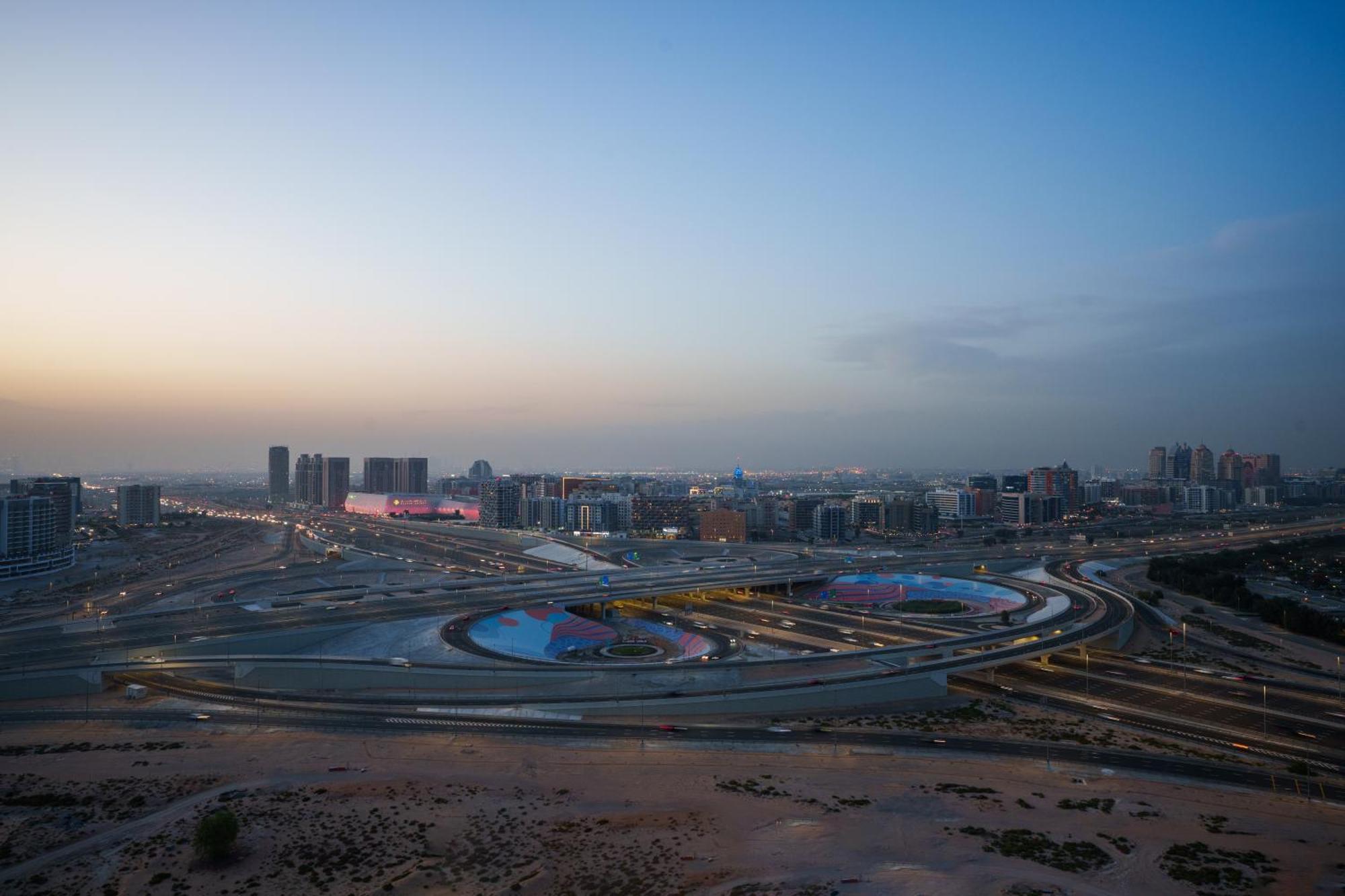 Luxury In Dubailand - Apartamento