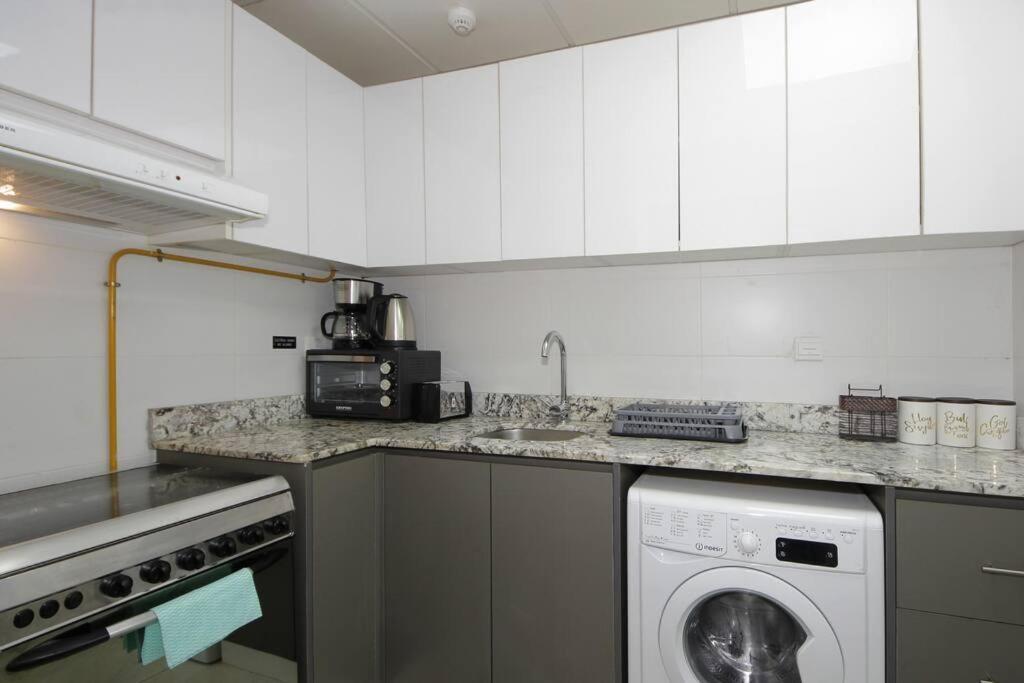 Apartment Central Park Jvc 1 Bhk *