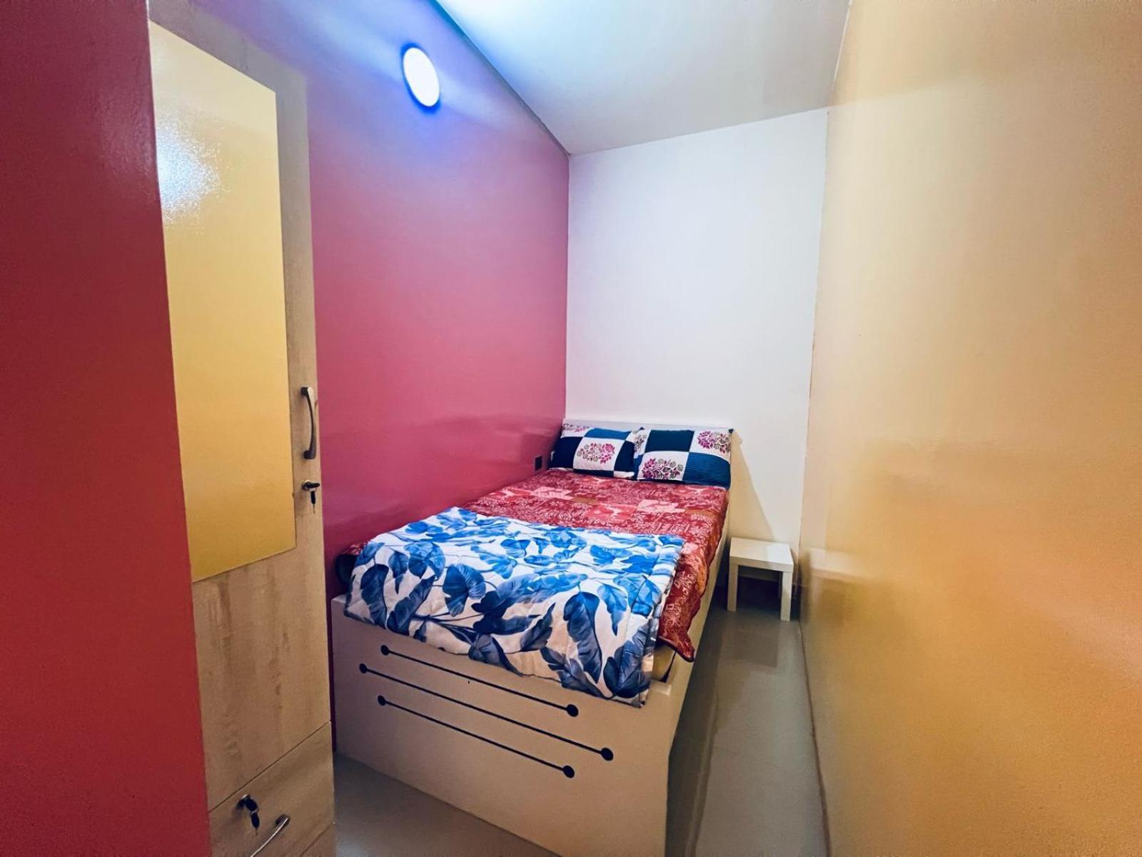 Moon Backpackers Burjman Exit 2, Family Partitions, Loft Partitions, Hospedagem domiciliar Dubai