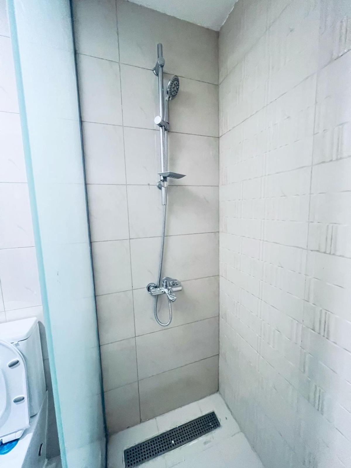 Moon Backpackers Burjman Exit 2, Family Partitions, Loft Partitions, Hospedagem domiciliar Dubai