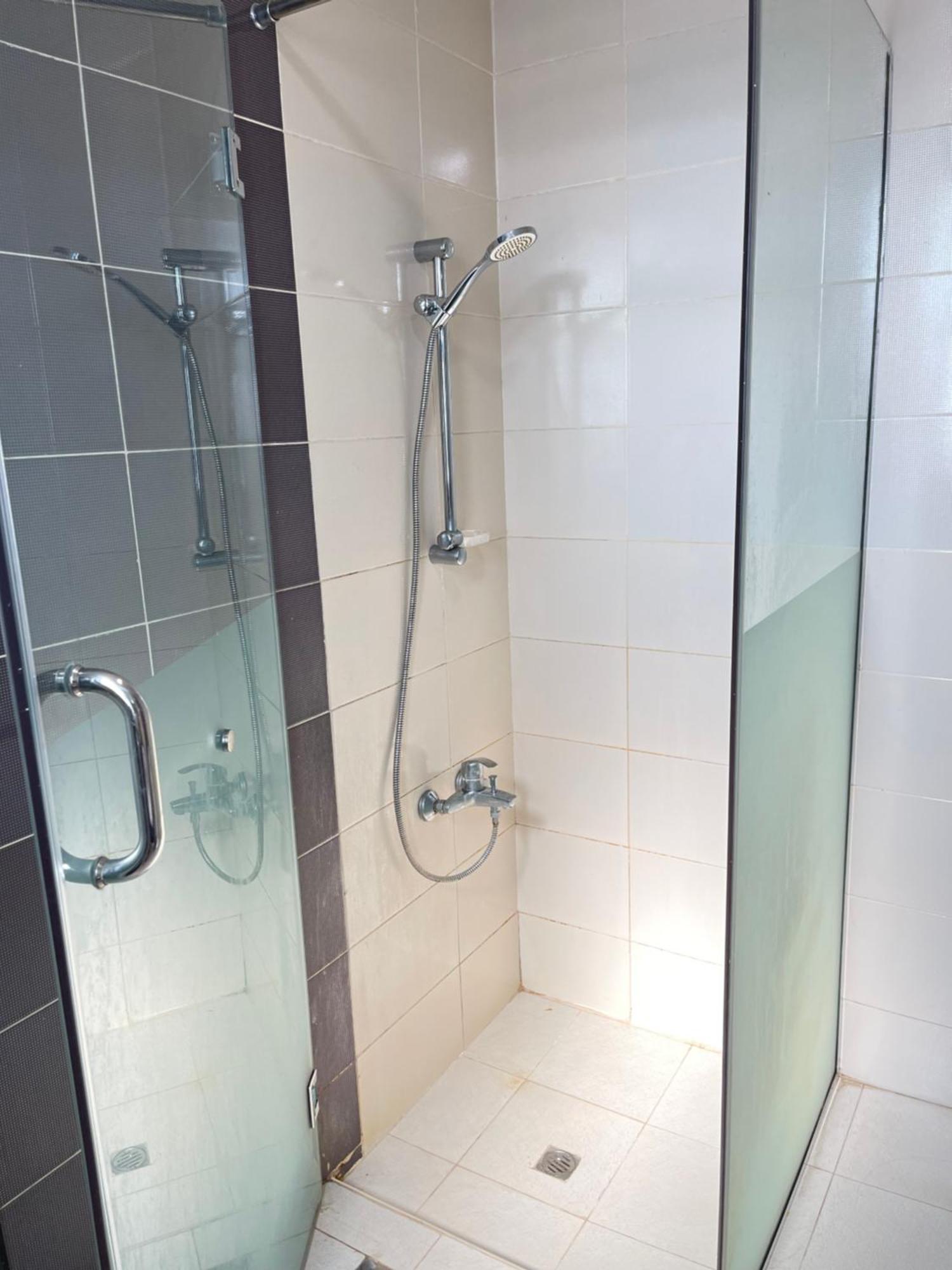 Luxury With Marina View Close To Jbr And Metro With Shared Kitchen Homestay Dubai