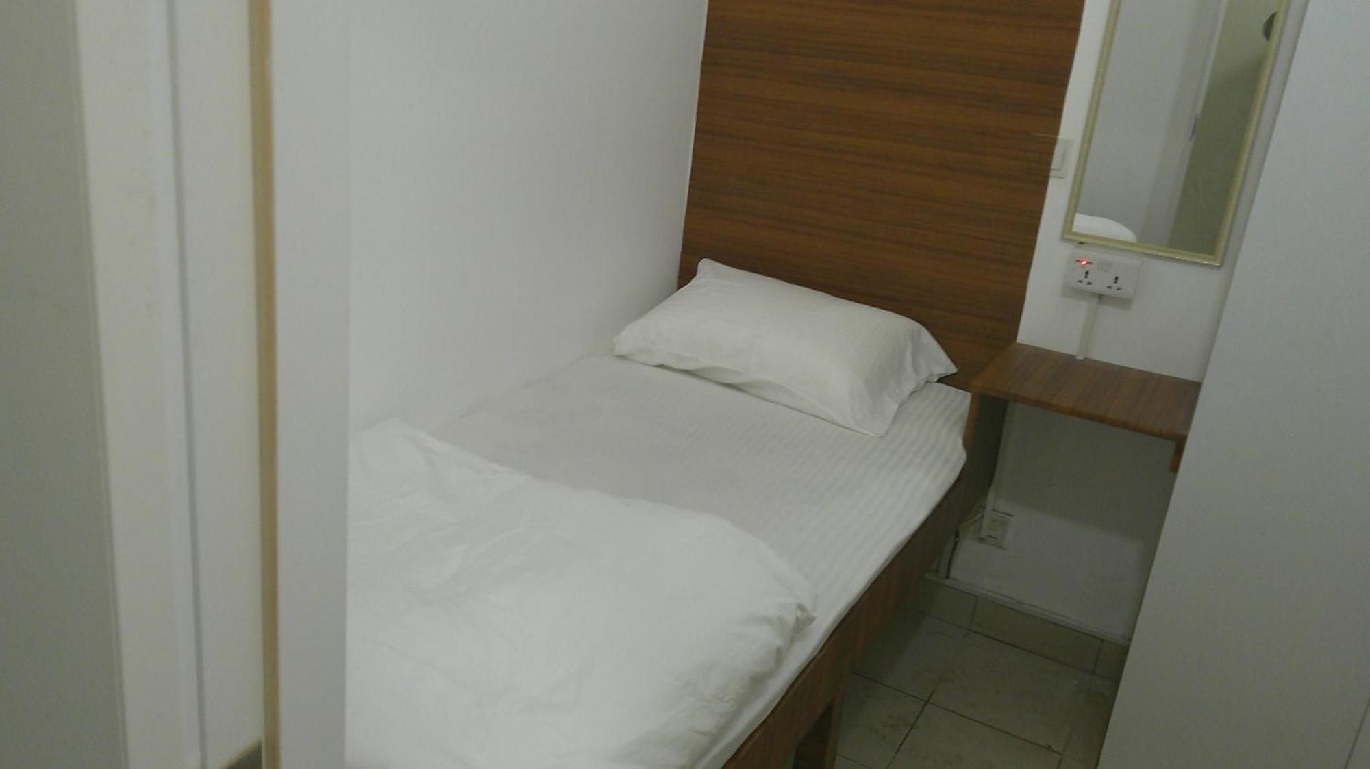 Ruby Star G P-34567 Hostel *