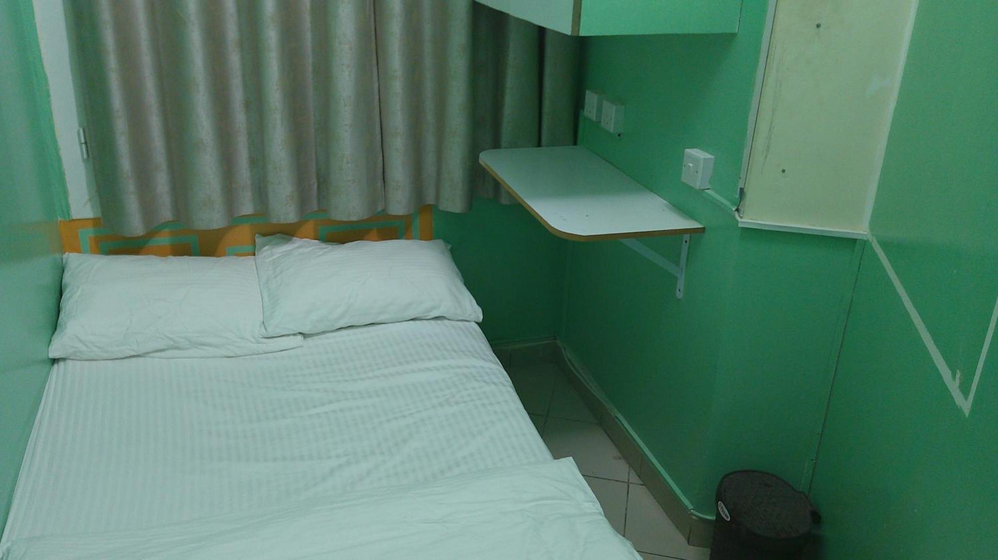 Ruby Star G P-34567 Hostel
