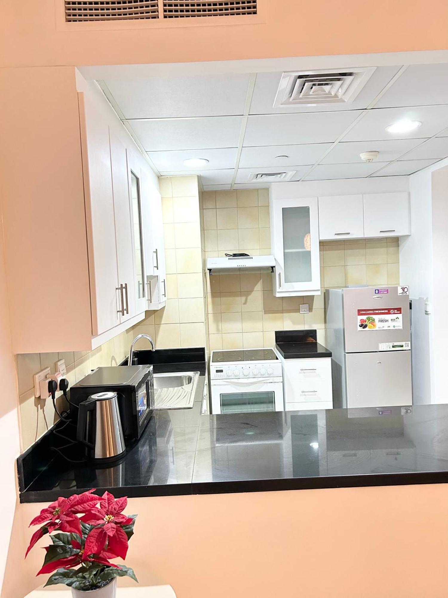 Apartment Seaside Spacious With Vibrant Vibes In Jbr By Sweet Homes