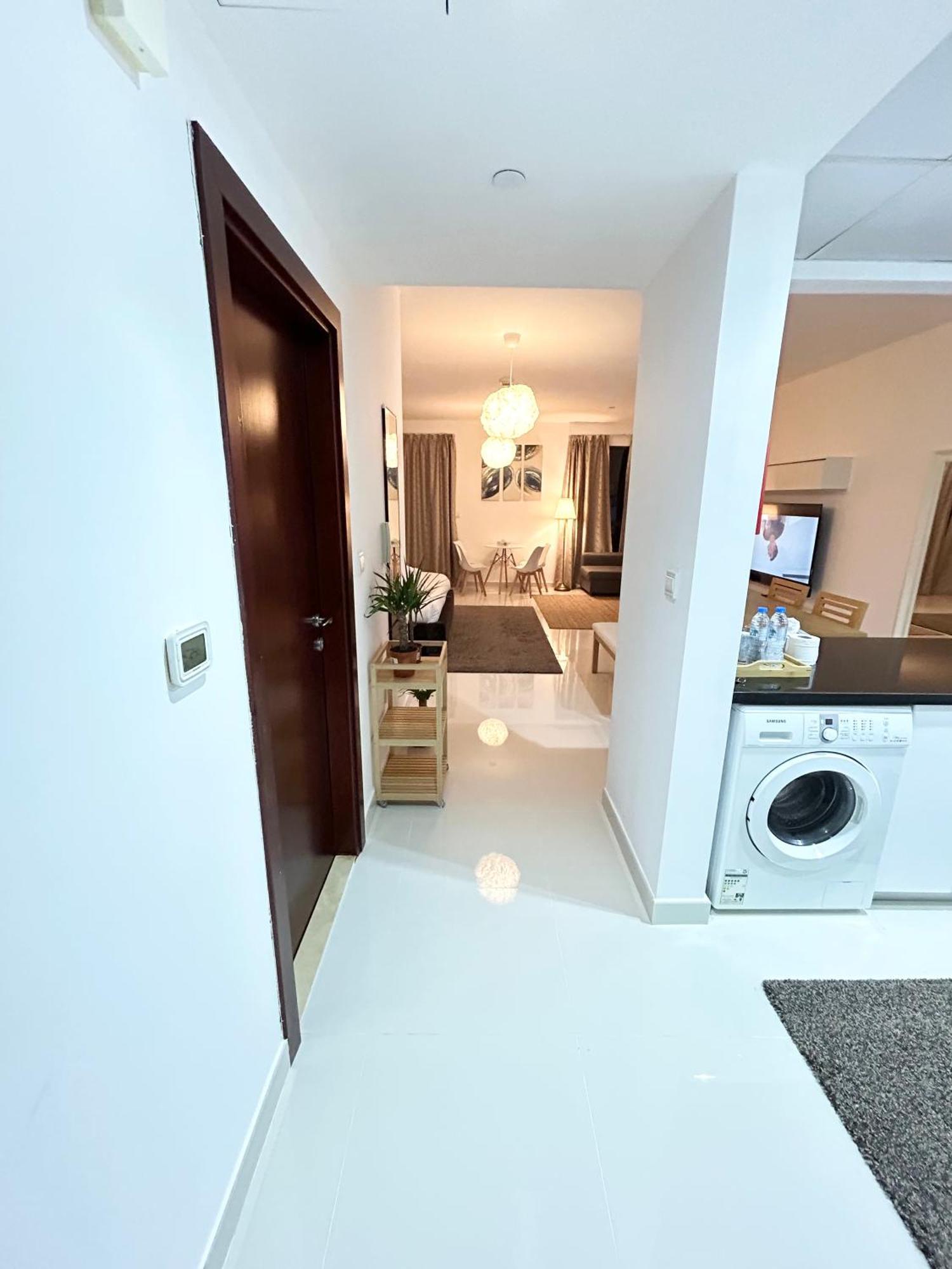 Apartment Seaside Spacious With Vibrant Vibes In Jbr By Sweet Homes
