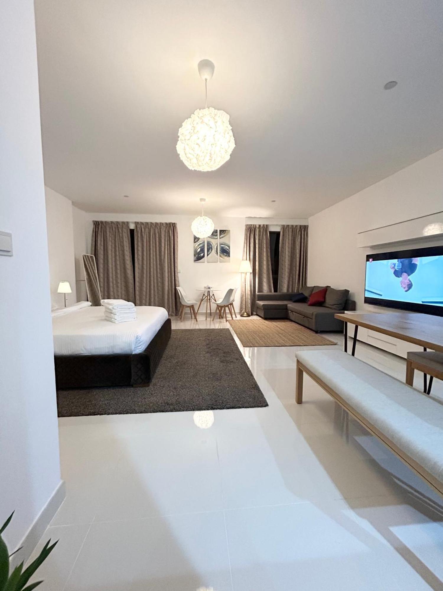 Seaside Spacious With Vibrant Vibes In Jbr By Sweet Homes * Dubai