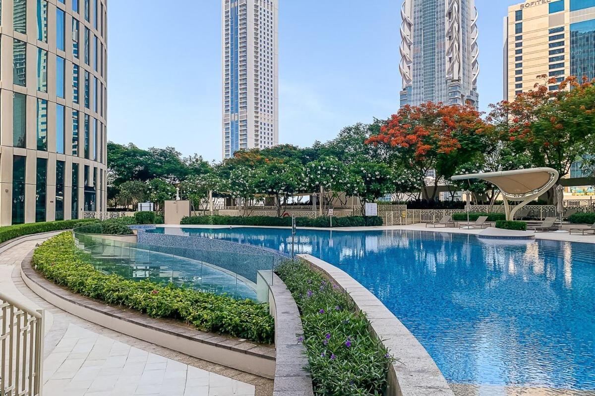 Frank Porter - Burj Vista Dubai