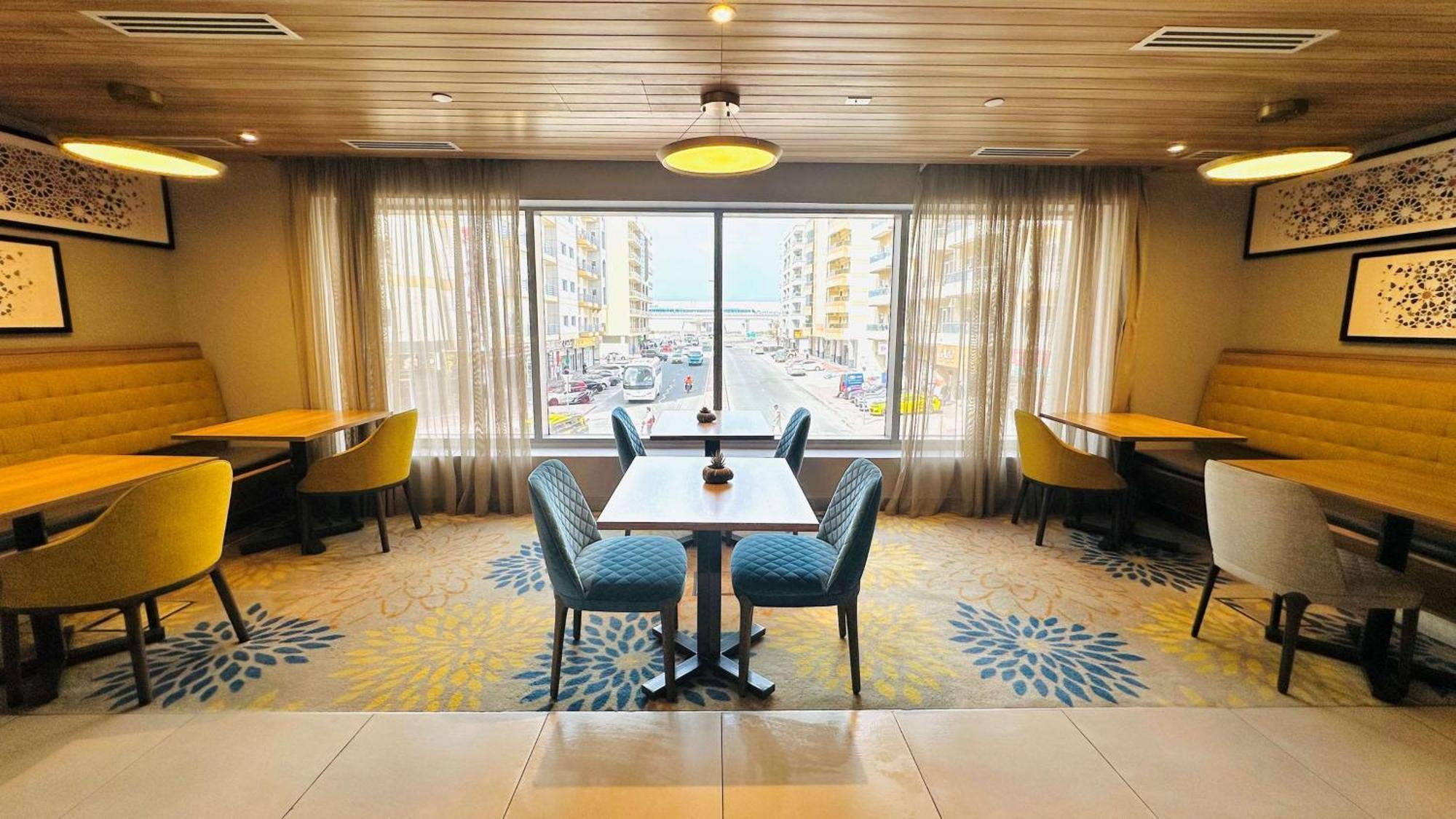 Hampton By Hilton Al Barsha Hotel 3*