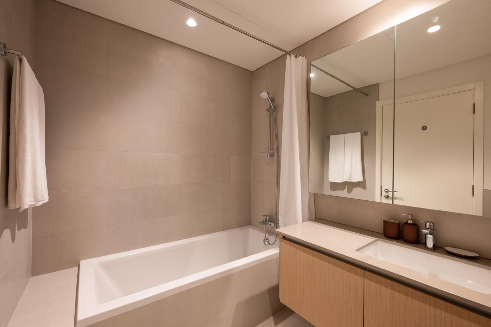 Apartment Designer 2br In Creek Summer 3mins Walk To The - 207