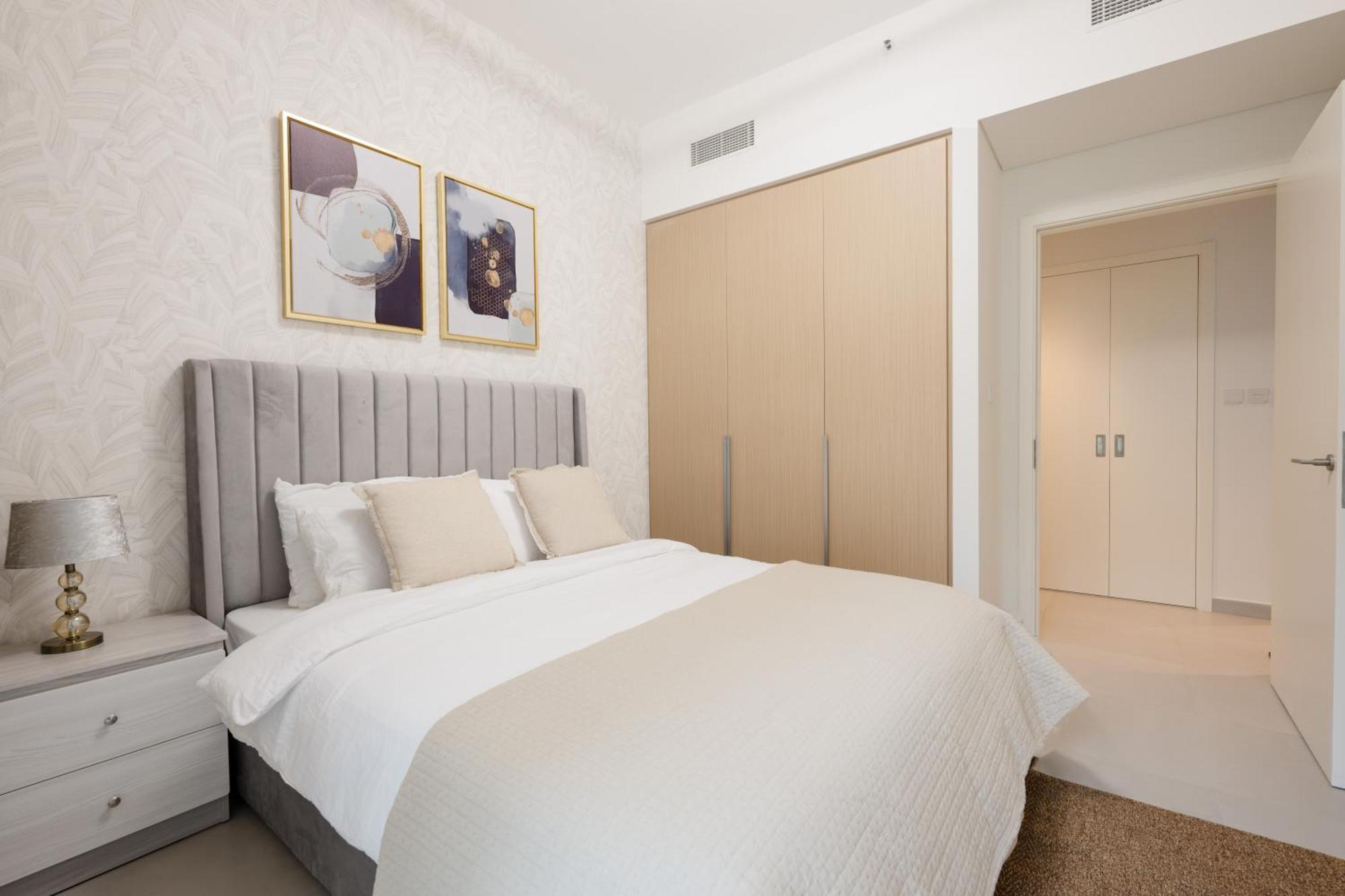 Apartment Designer 2br In Creek Summer 3mins Walk To The - 207