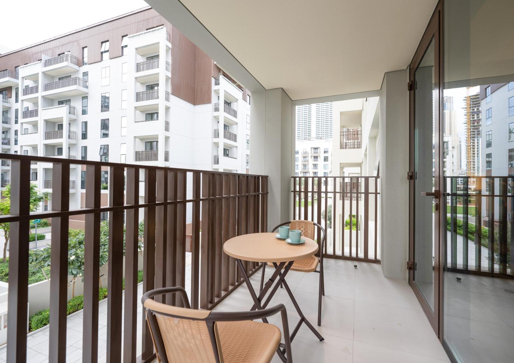 Designer 2br In Creek Summer 3mins Walk To The - 207 * Dubai
