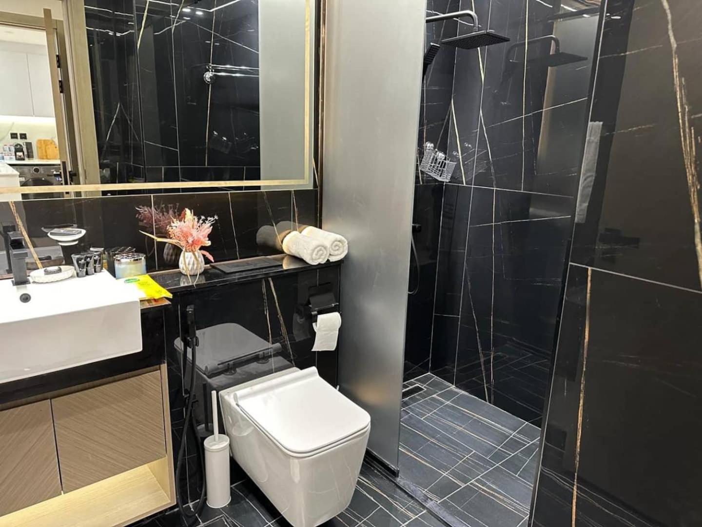 Spacious 1 Bedroom In Jvc W Balcony & Pool View Dubai
