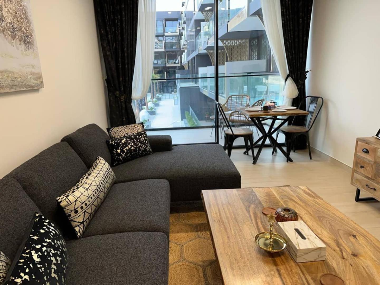 Spacious 1 Bedroom In Jvc W Balcony & Pool View *