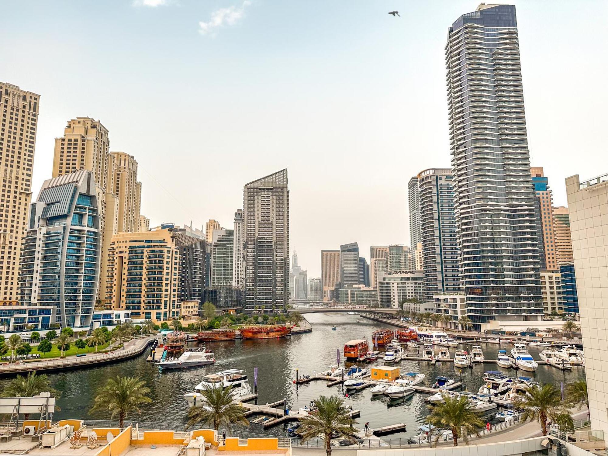 Luxurious 2 Bedroom With Iconic Marina & Arabian Sea View Apartment *