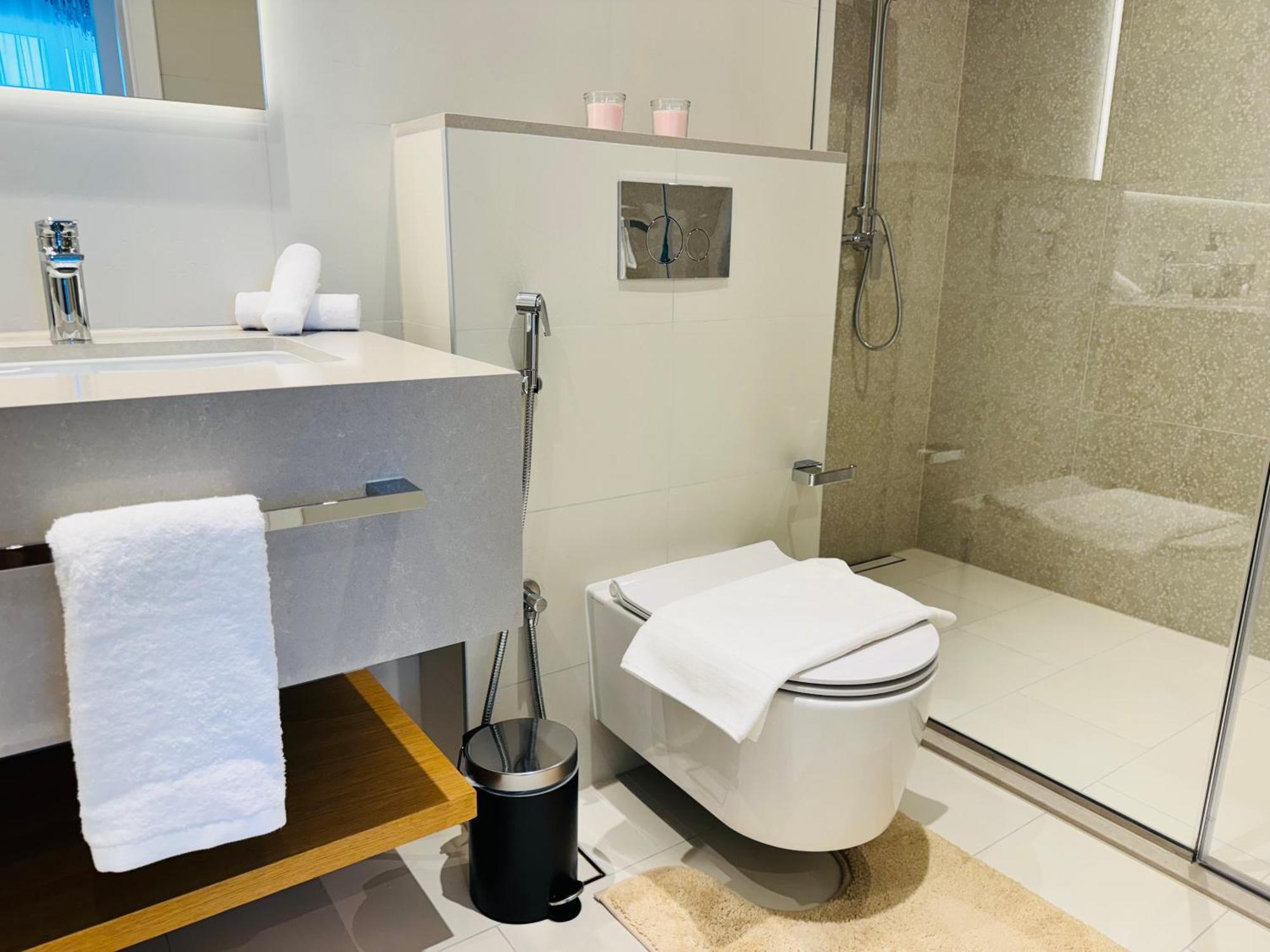 Luxury Brand New 2 Bedroom In La View -jbr *