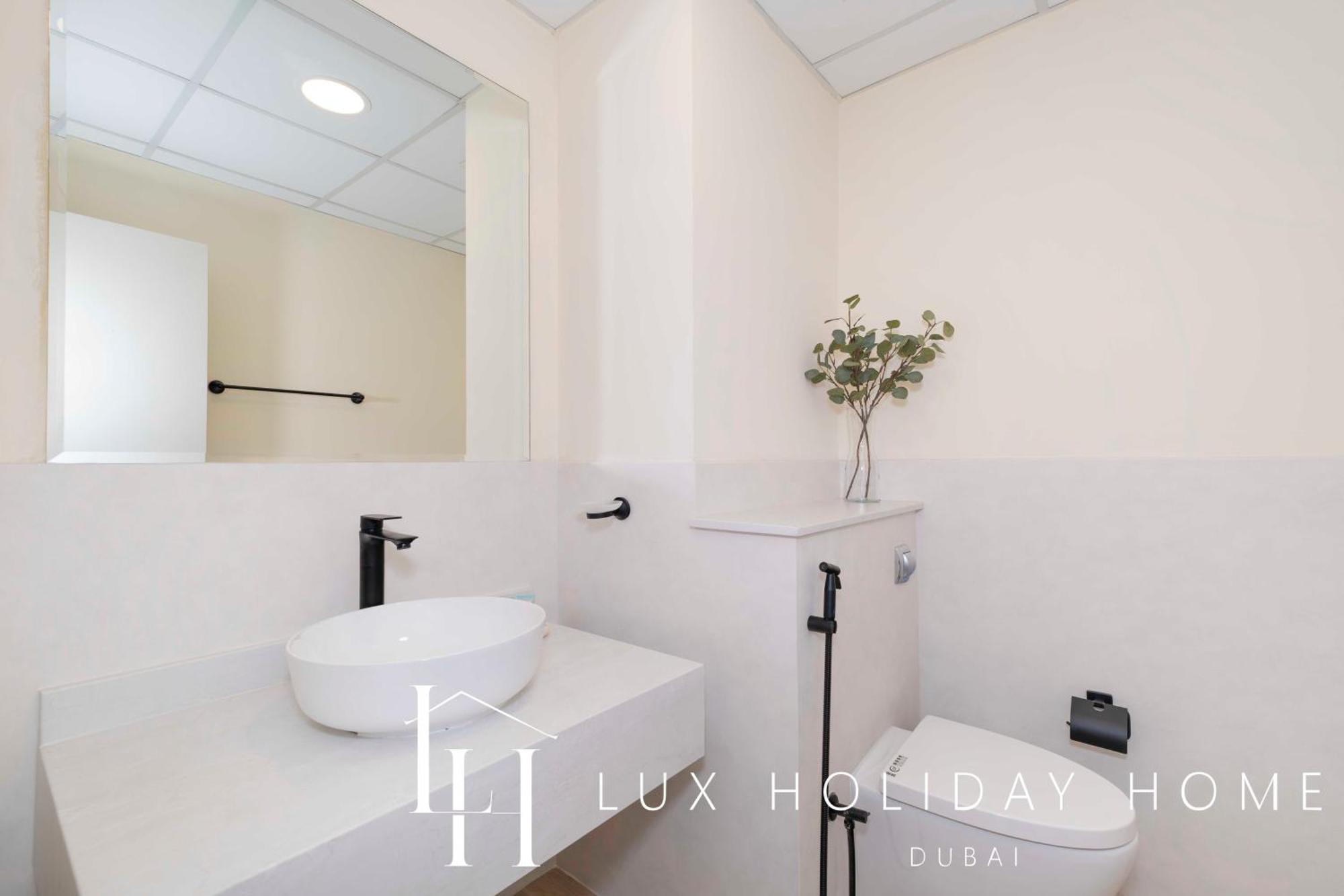 Lux The Eye Sea View Apartment *