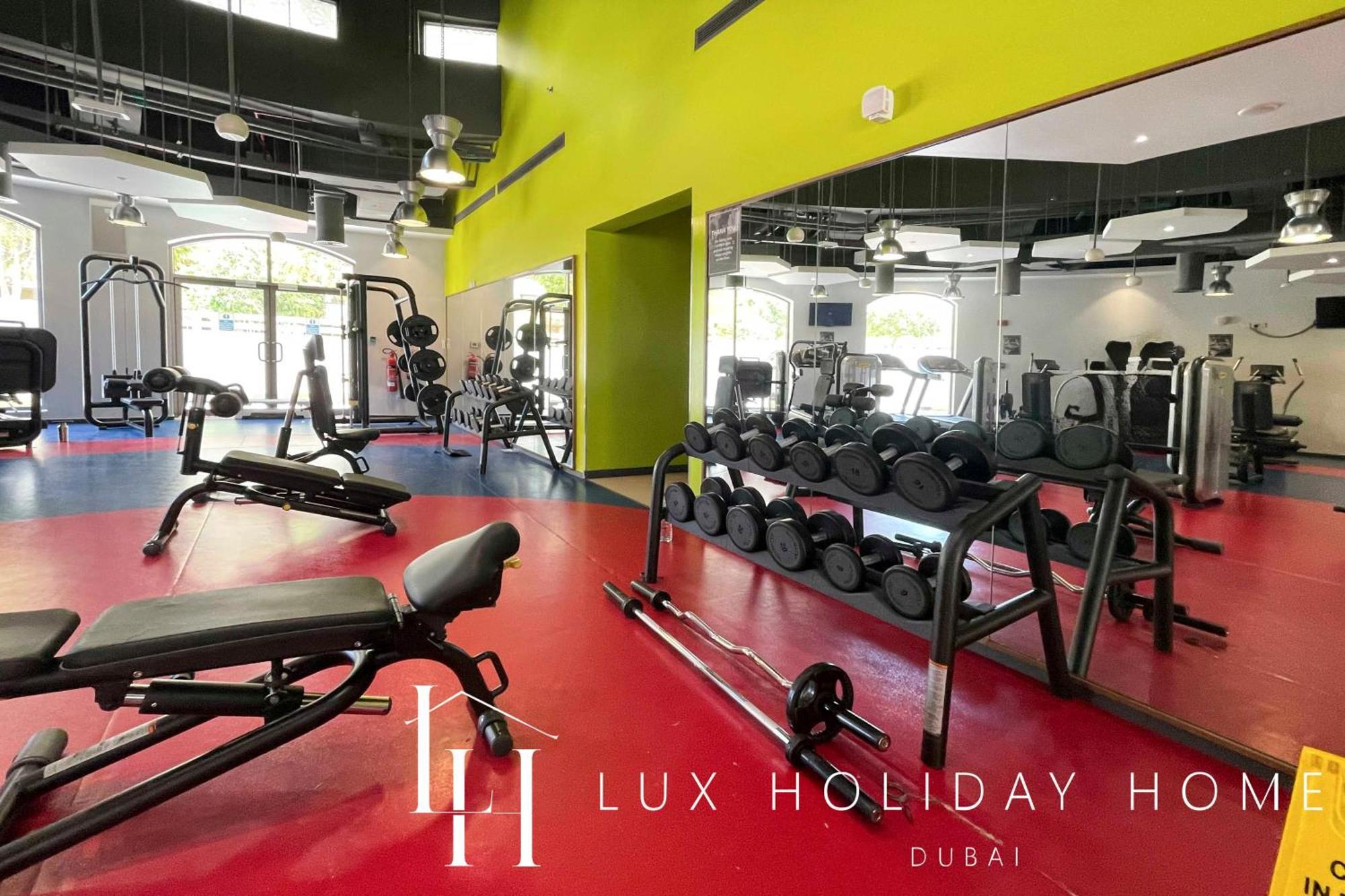 Lux The Eye Sea View Apartment Dubai