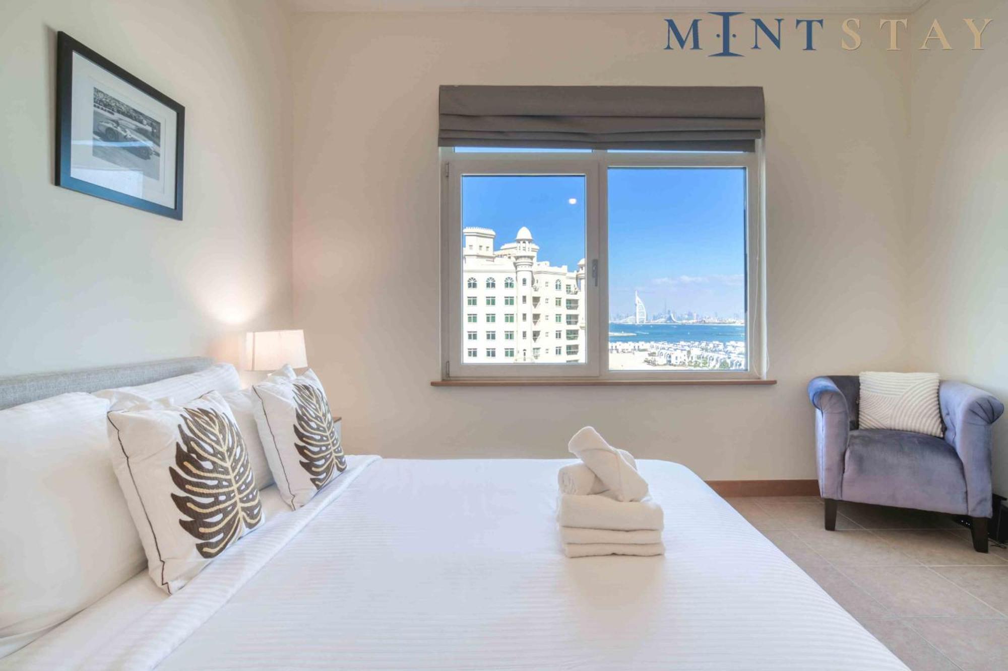 Shoreline 14, Palm Jumeirah - Mint Apartment