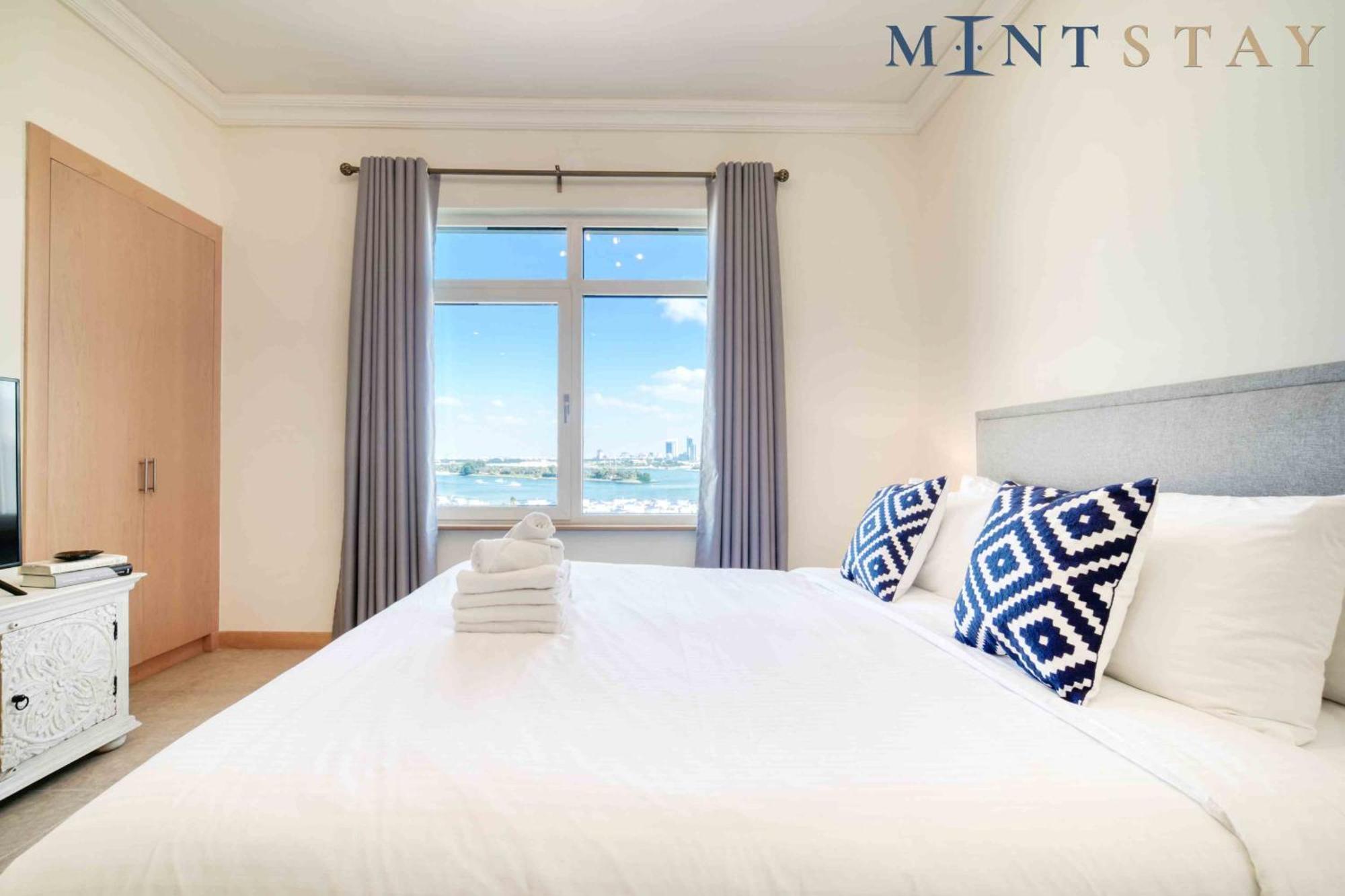 Shoreline 14, Palm Jumeirah - Mint Apartment Dubai
