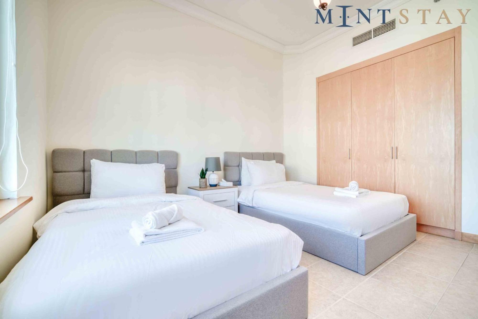 Shoreline 14, Palm Jumeirah - Mint * Dubai