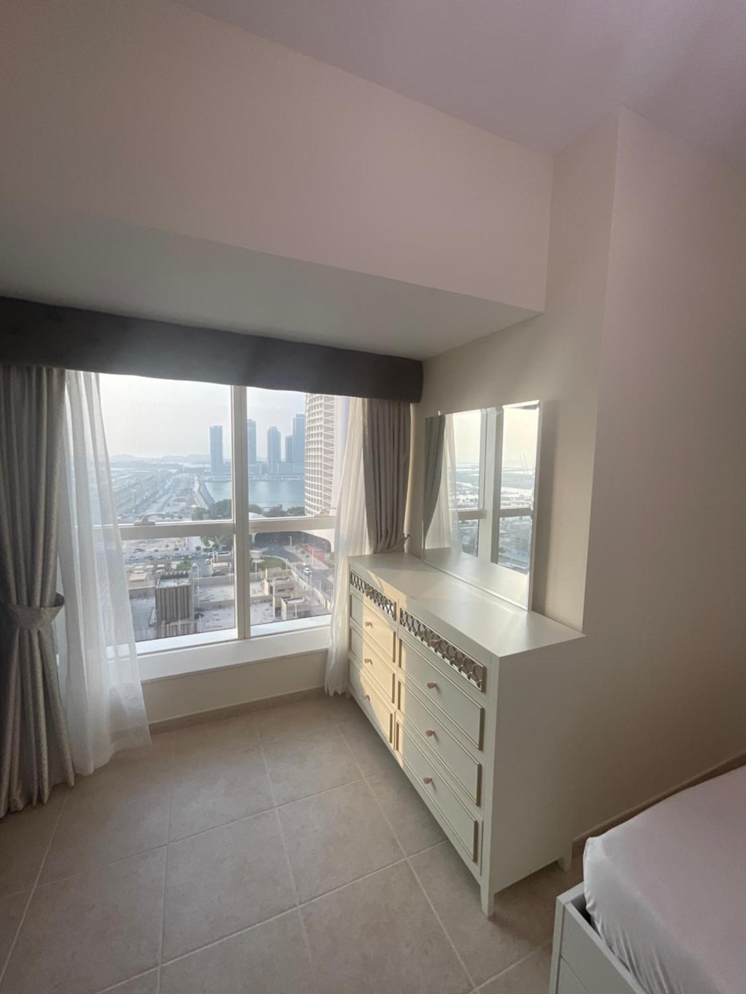 Ensuite In Coliving In Marina *