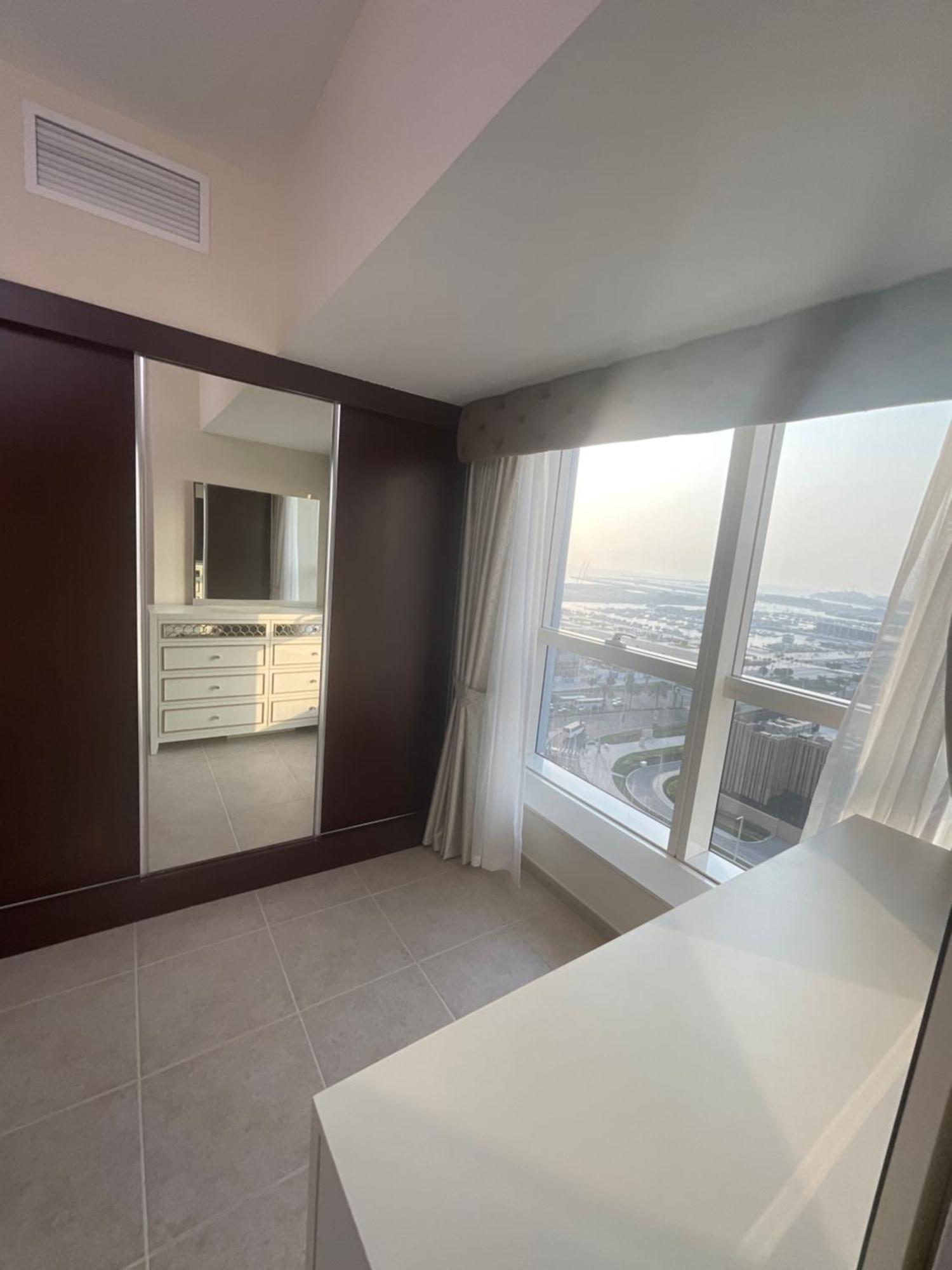 Homestay Ensuite In Coliving In Marina Dubai