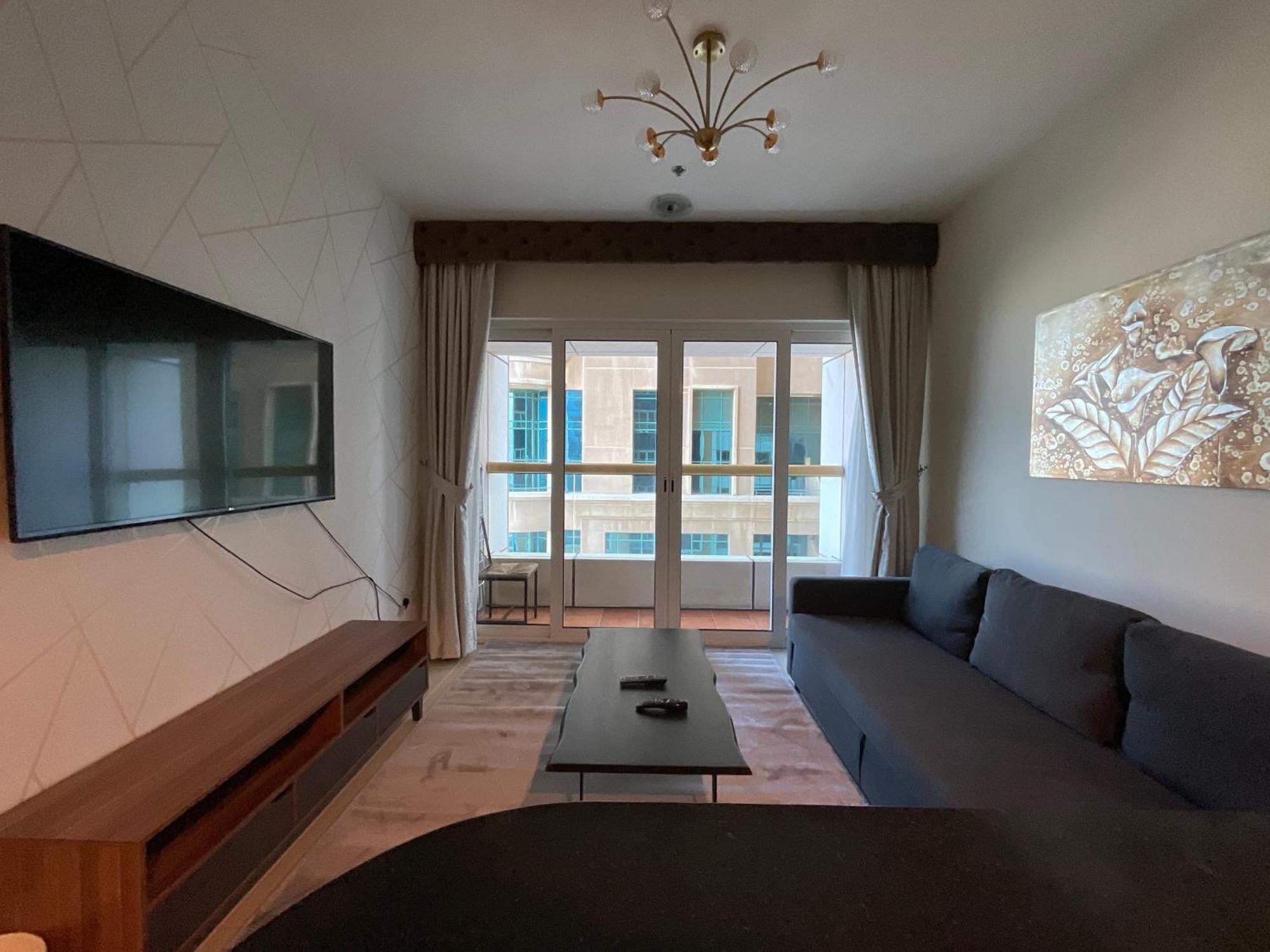Homestay Ensuite In Coliving In Marina Dubai