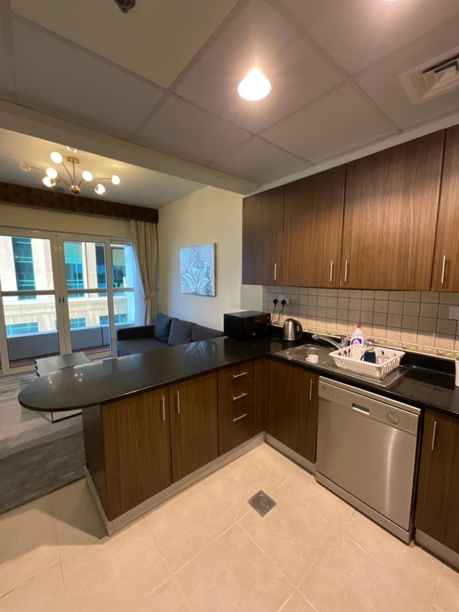 Homestay Ensuite In Coliving In Marina *