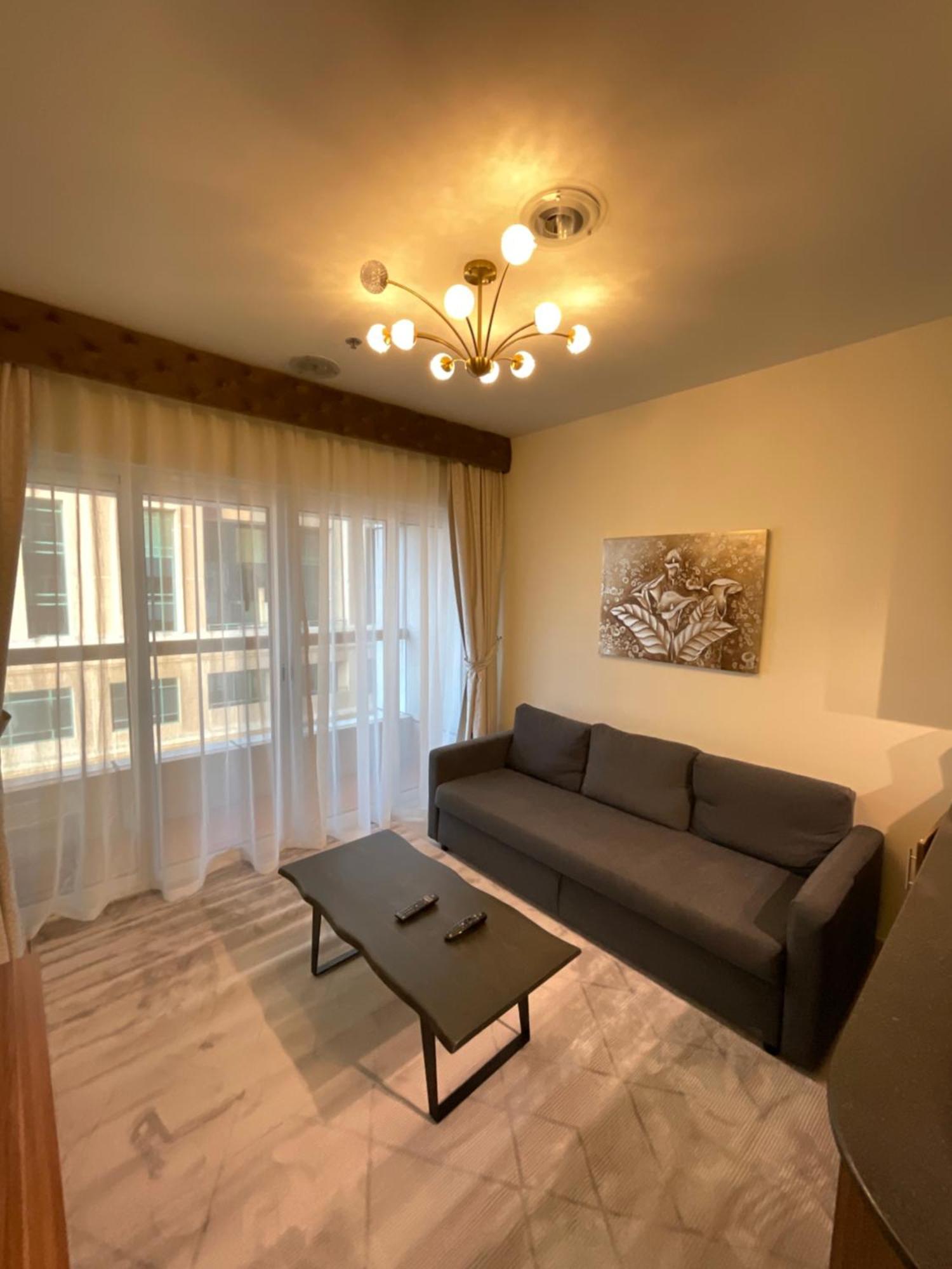 Homestay Ensuite In Coliving In Marina Dubai