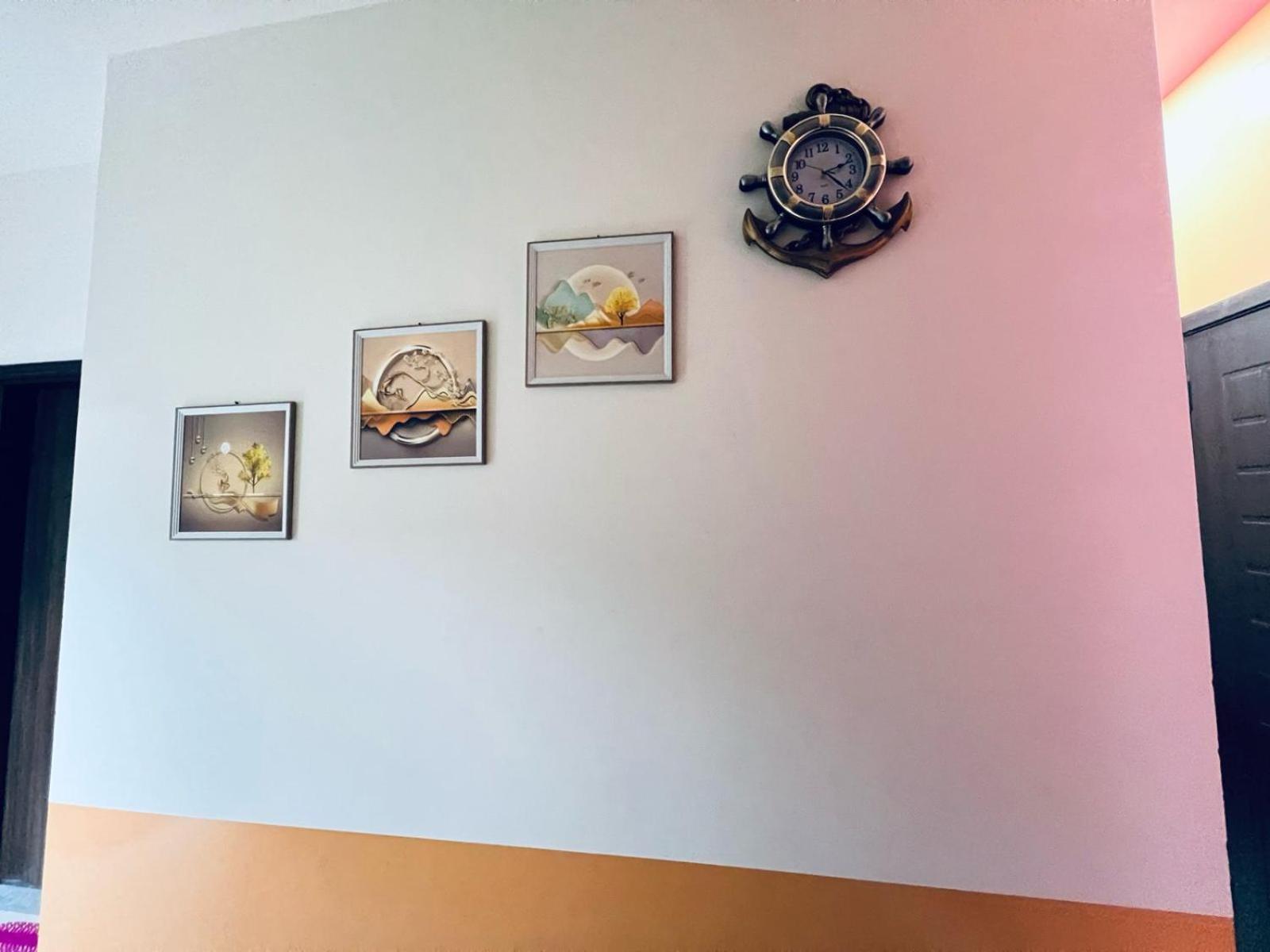 Moon Backpackers Burjman Exit 2, Family Partitions, Loft Partitions, Hospedagem domiciliar Dubai