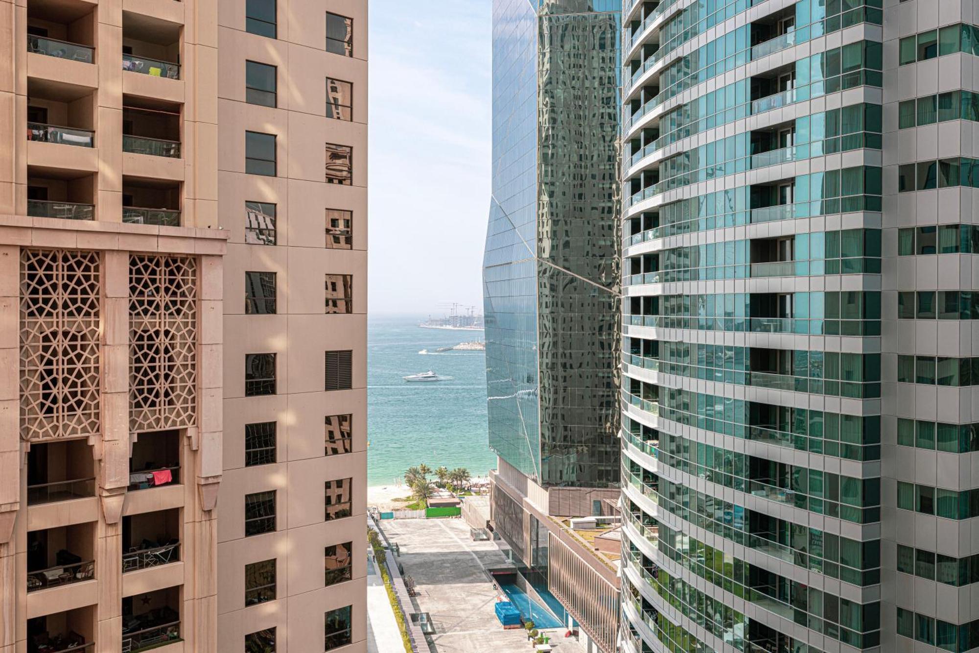 Salt Of The Ocean In Jbr By Lagom Apartment *