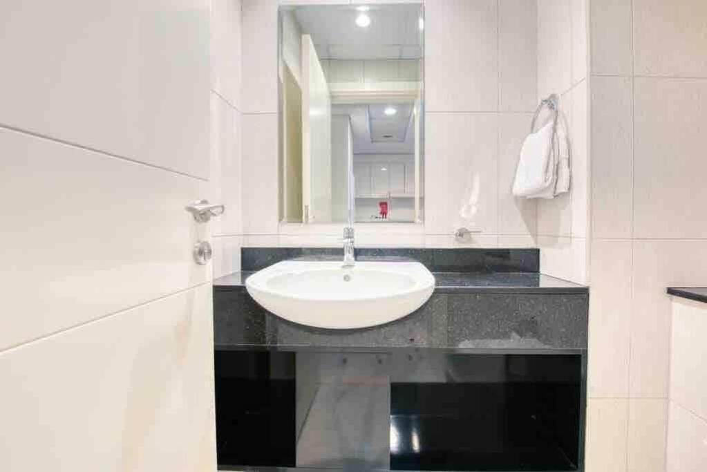 Spacious 1 Bed With Pool & View Daire *
