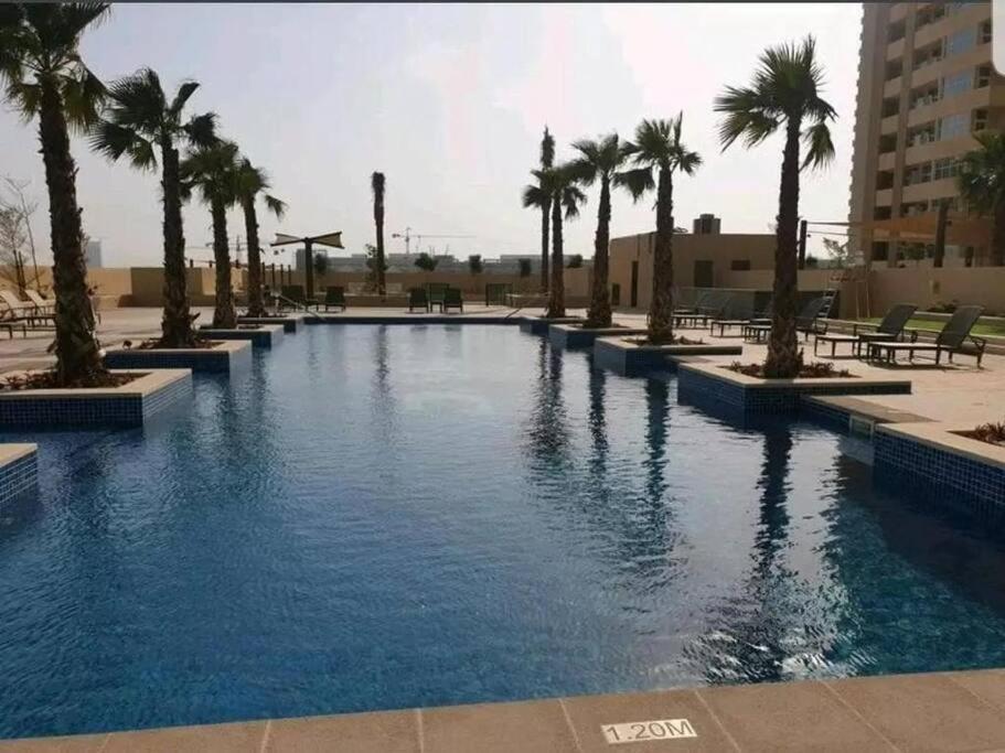 Spacious 1 Bed With Pool & View