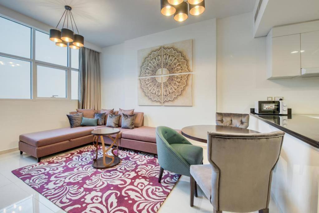 Spacious 1 Bed With Pool & View Daire *