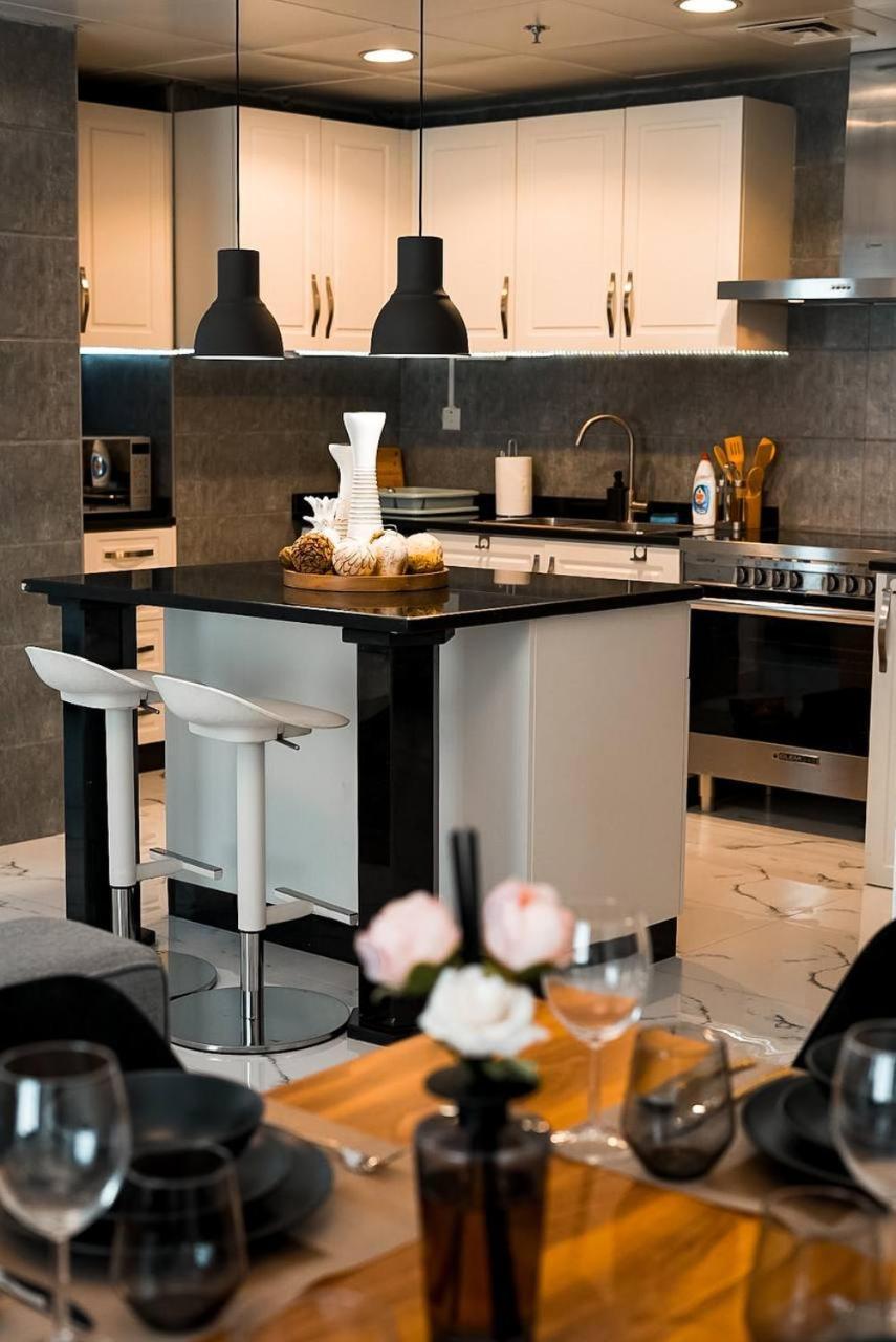 Dubaistay Luxury 2 Bedroom Jvc King And Queensize Apartment Dubai