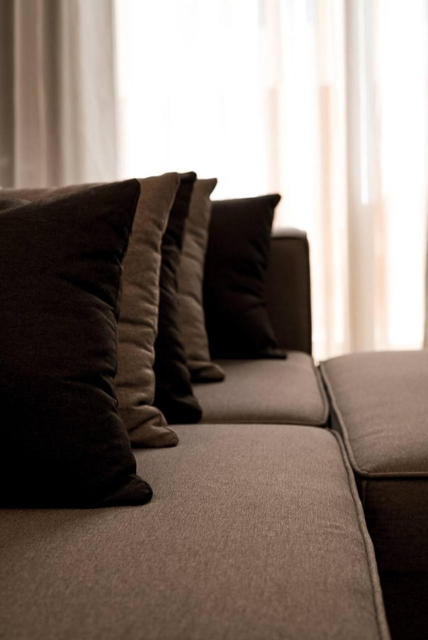 Dubaistay Luxury 2 Bedroom Jvc King And Queensize