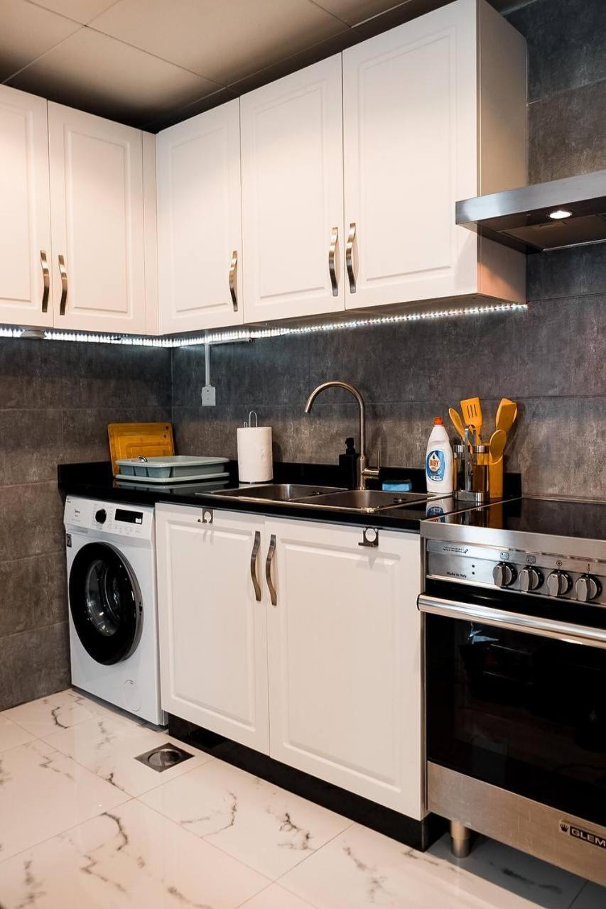 Dubaistay Luxury 2 Bedroom Jvc King And Queensize * Dubai
