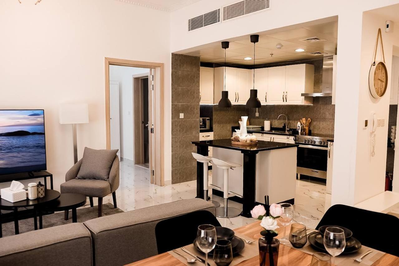 Dubaistay Luxury 2 Bedroom Jvc King And Queensize Apartment Dubai