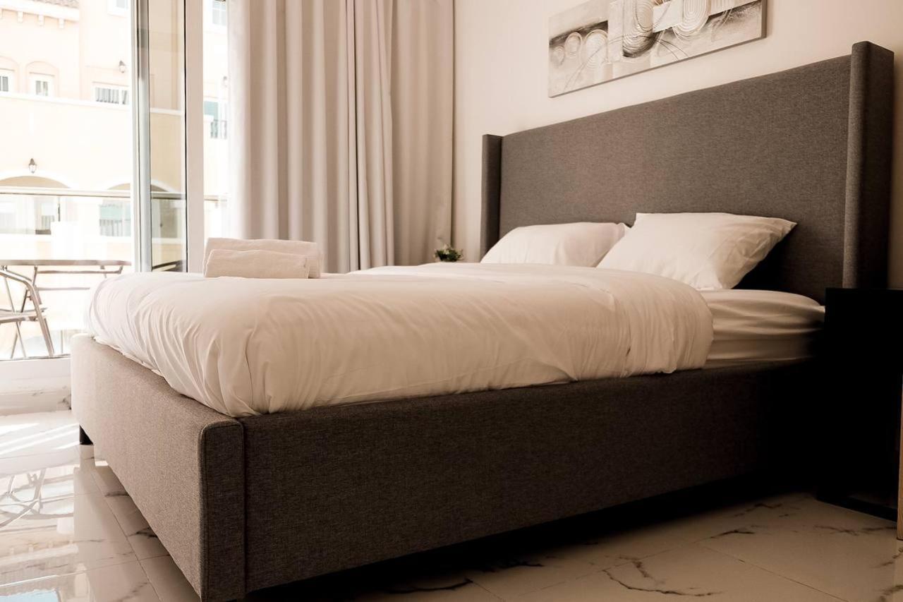 Dubaistay Luxury 2 Bedroom Jvc King And Queensize Dubai