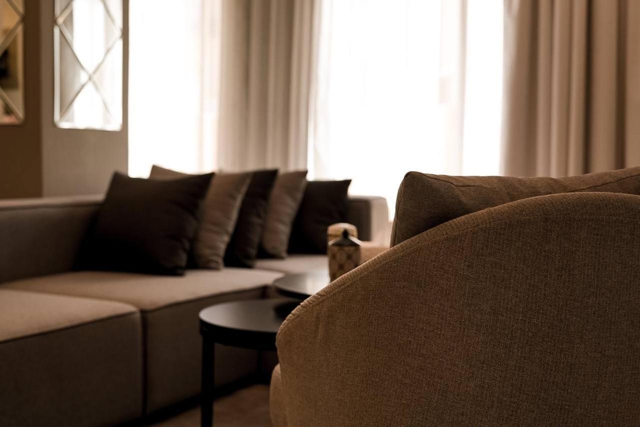 Dubaistay Luxury 2 Bedroom Jvc King And Queensize Apartment *