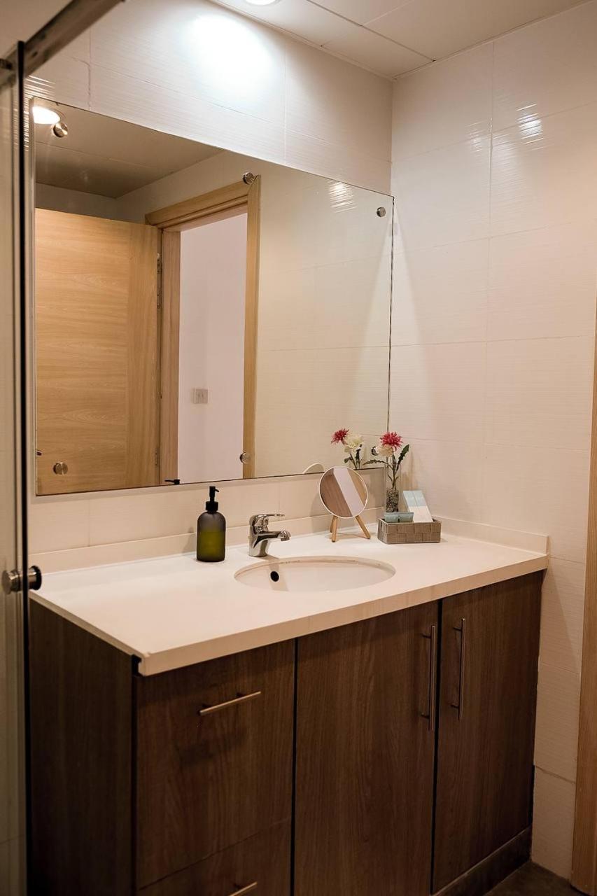 Dubaistay Luxury 2 Bedroom Jvc King And Queensize Apartment Dubai