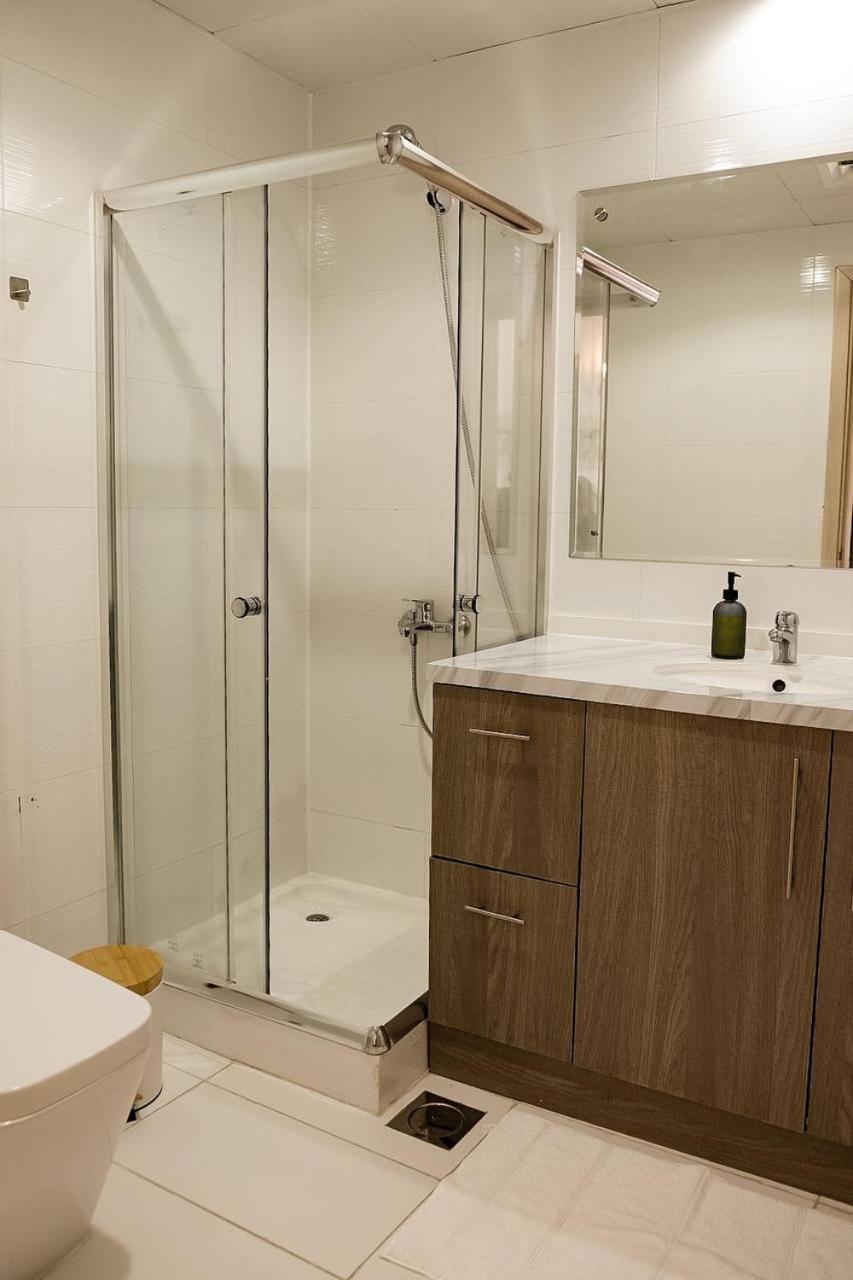 Dubaistay Luxury 2 Bedroom Jvc King And Queensize Apartment Dubai