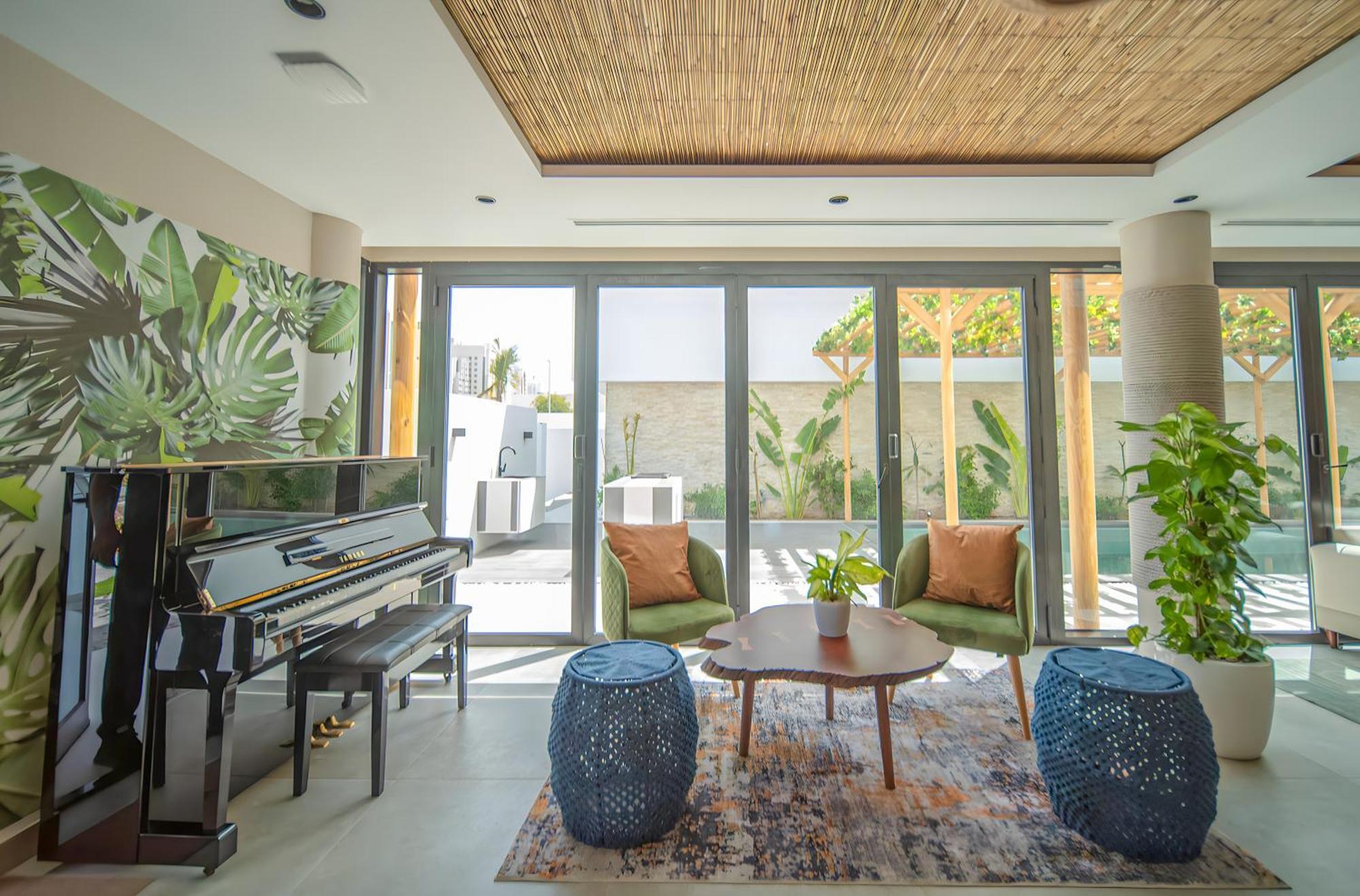 Nas House Private 4*