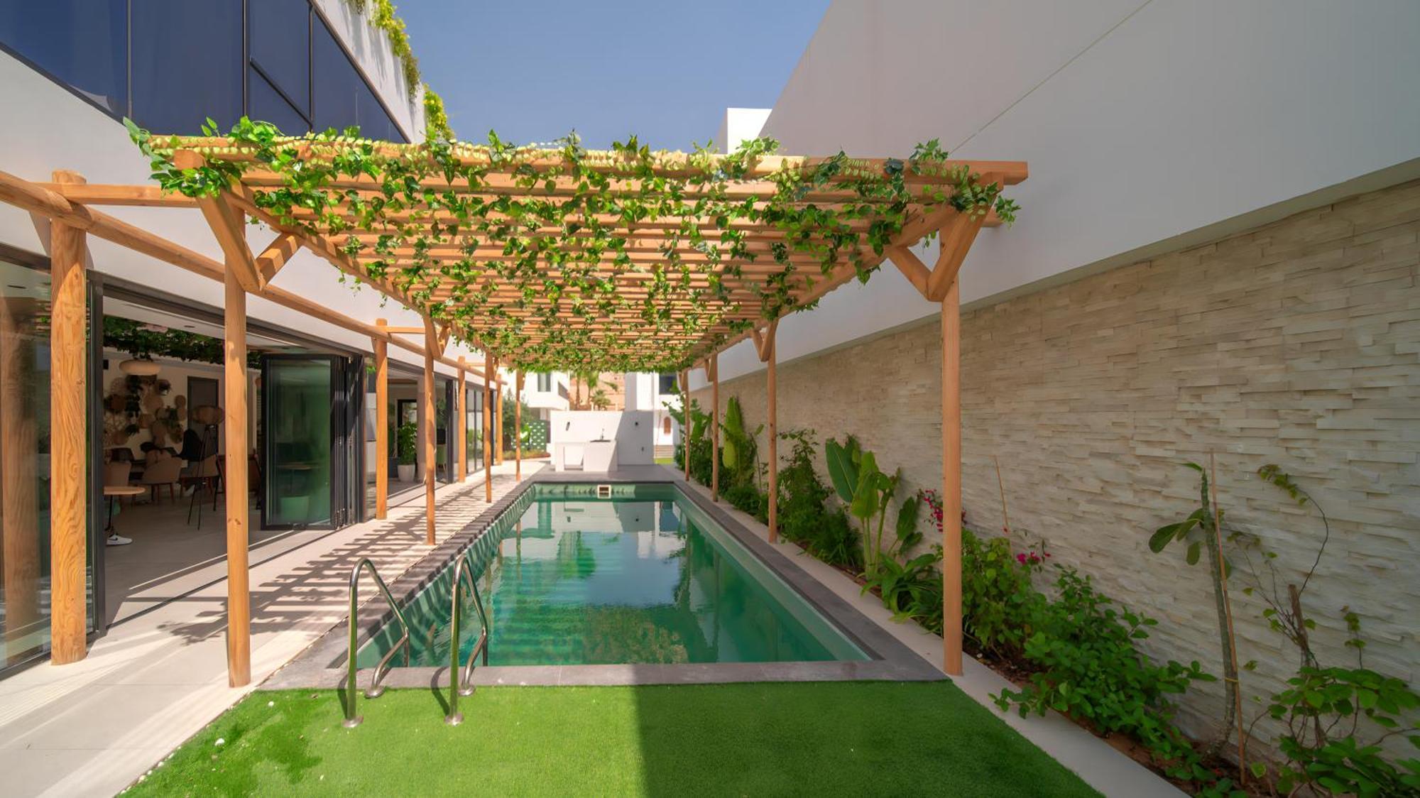Nas House Private Hotel 4*