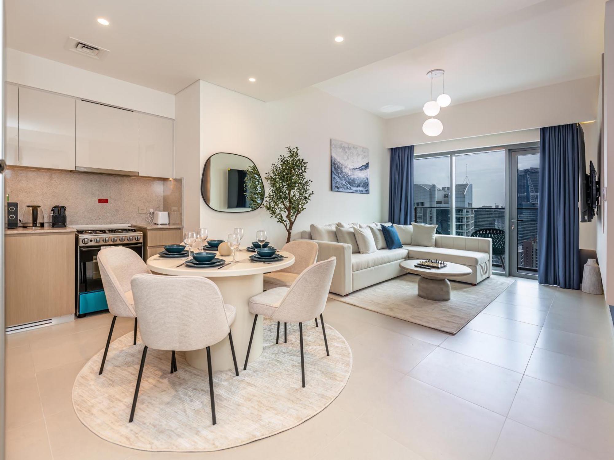 Apartment Luxurious 2br In Downtown Pool And Gym Access