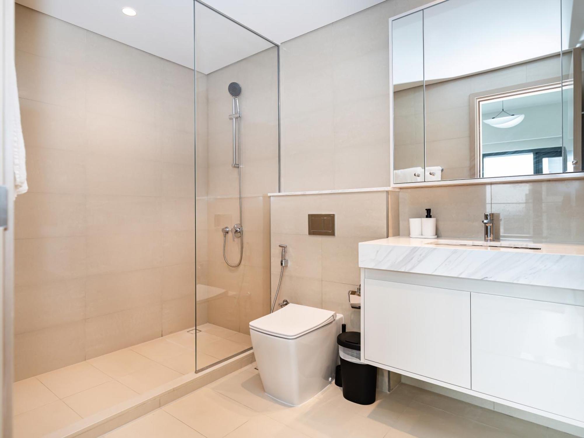 Luxurious 2br In Downtown Pool And Gym Access
