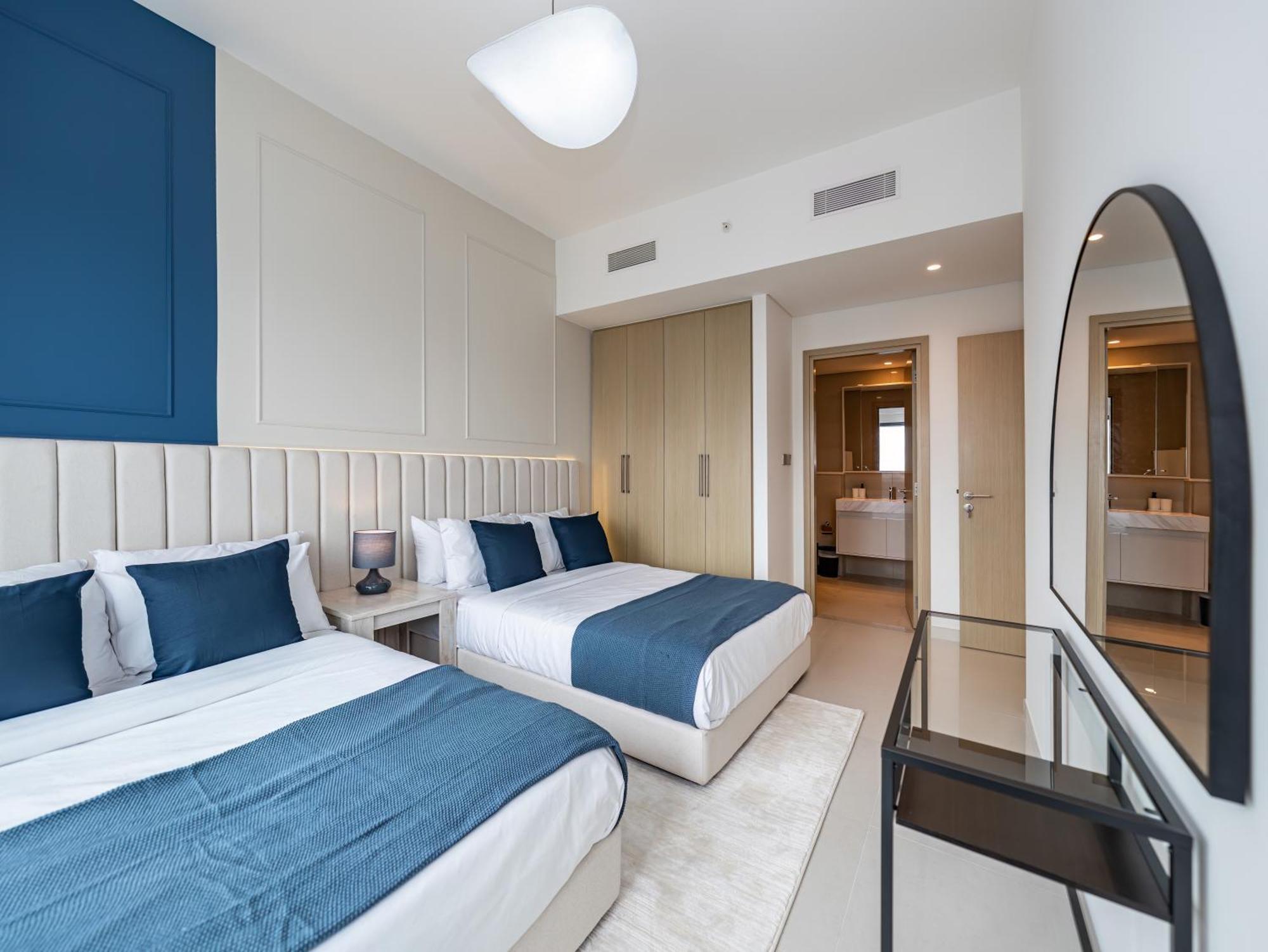 Luxurious 2br In Downtown Pool And Gym Access * Dubai