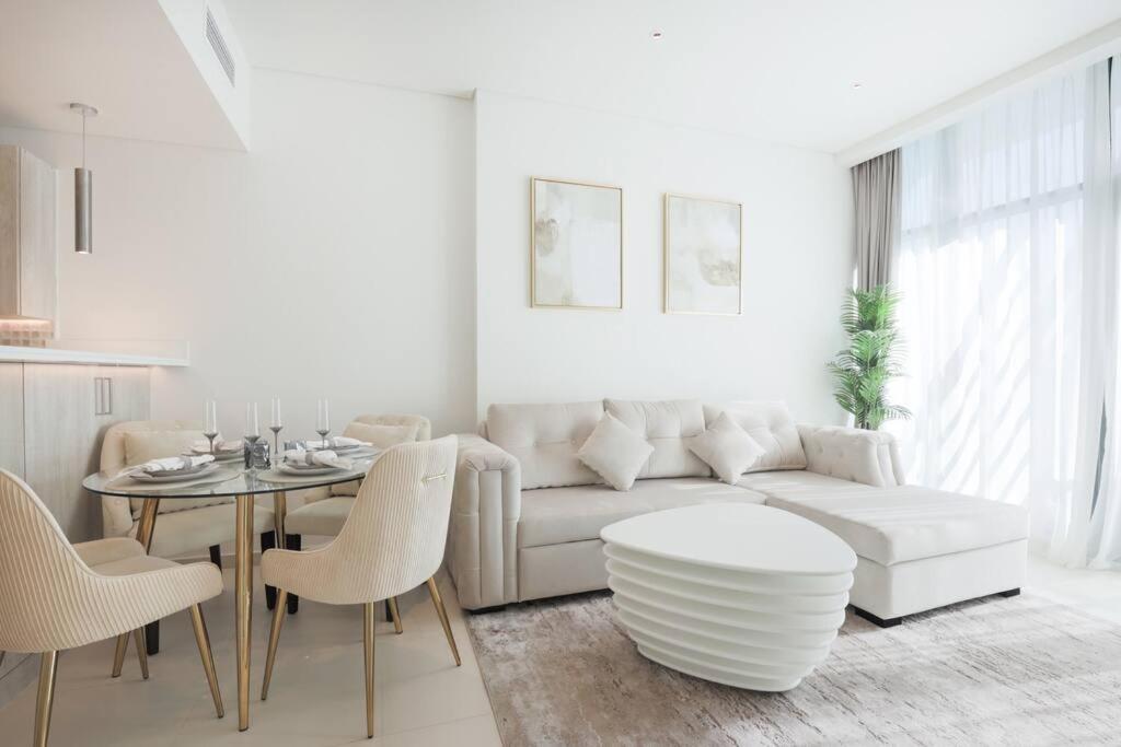 Modern 1 Bedroom At Palm Jumeirah Apartment Dubai